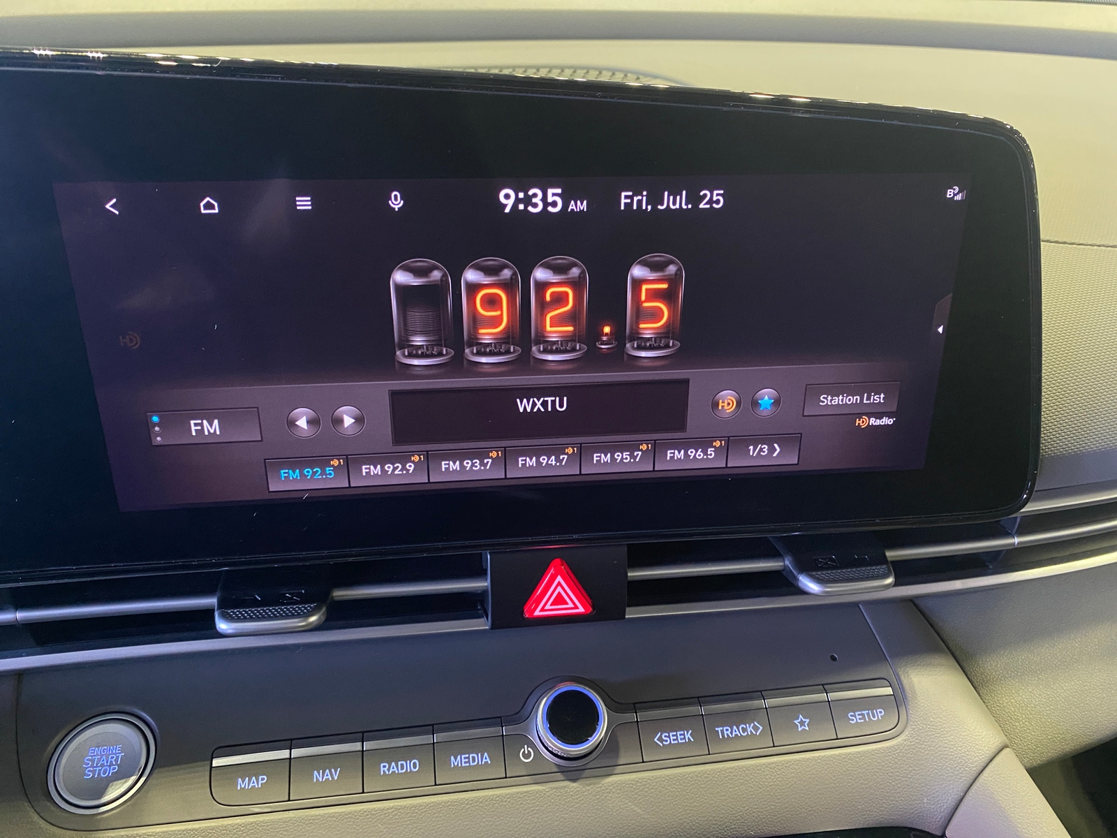 Thumbnail: 2023 Hyundai Elantra - 4