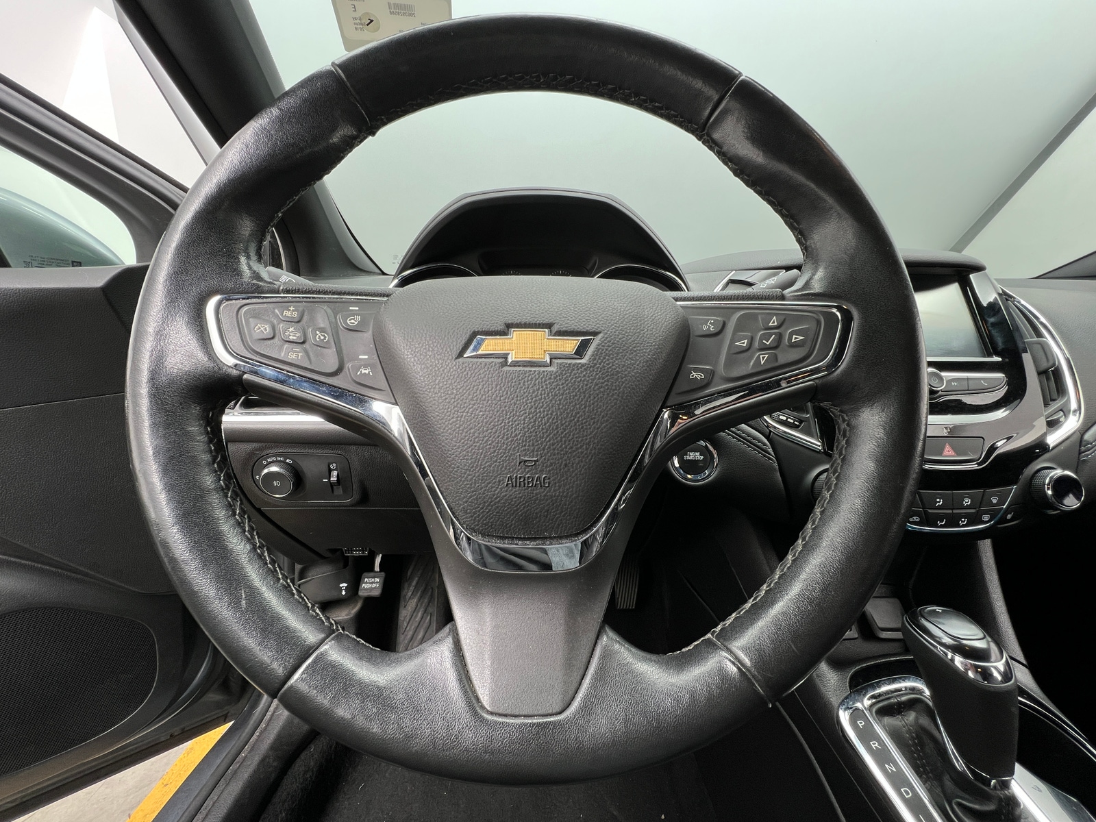 Thumbnail: 2018 Chevrolet Cruze - 4