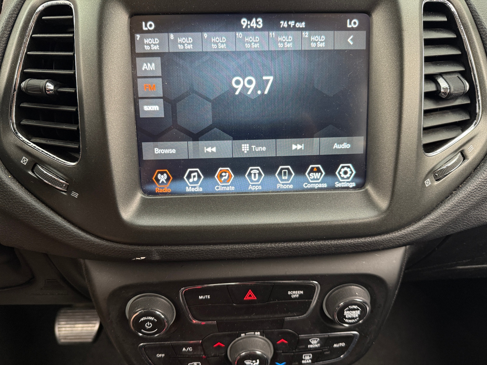 Thumbnail: 2020 Jeep Compass - 4