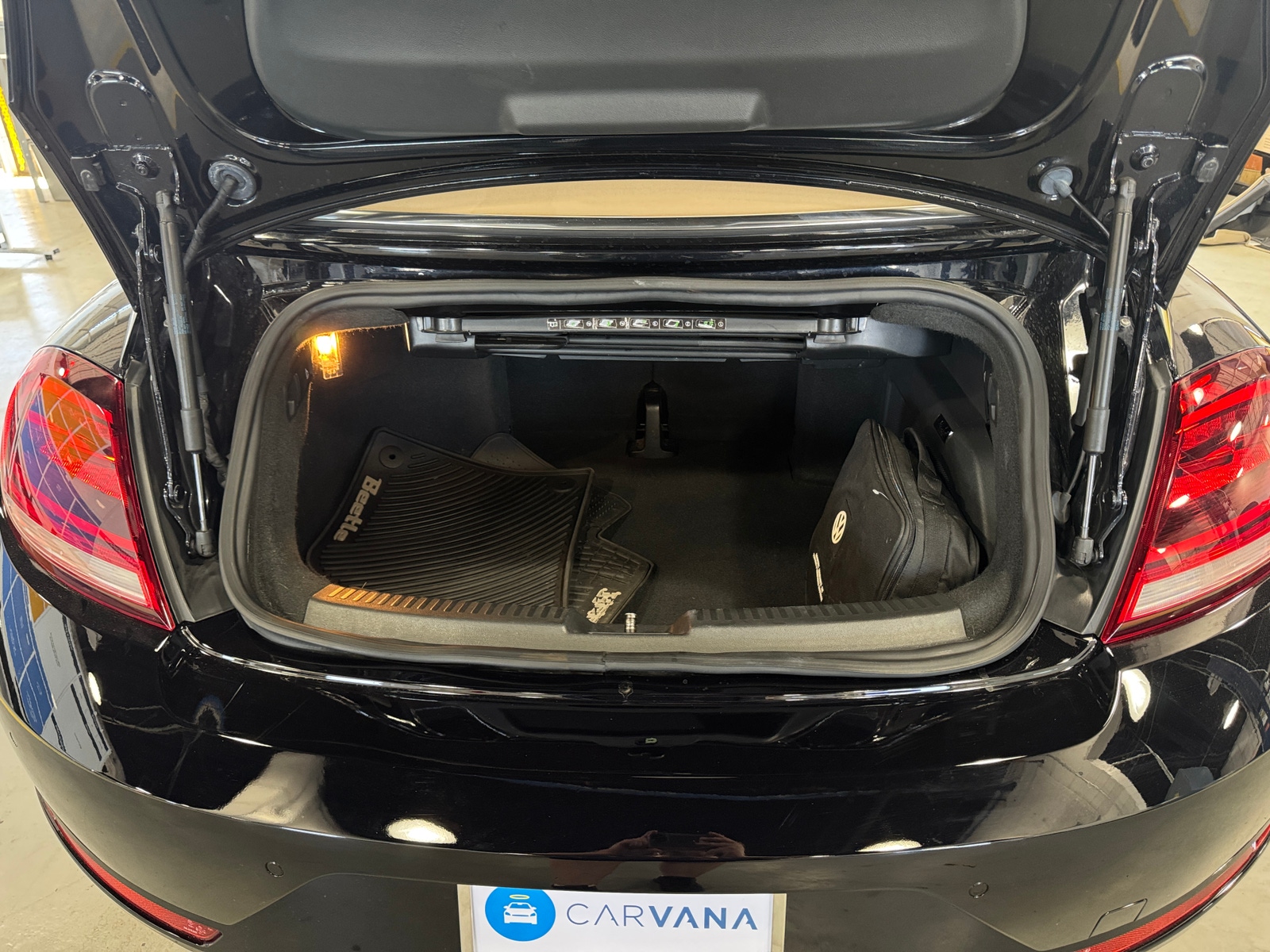 Thumbnail: 2019 Volkswagen Beetle - 6