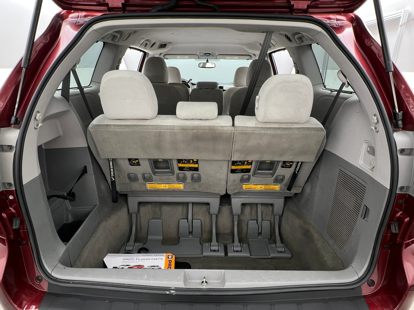 Thumbnail: 2014 Toyota Sienna - 7