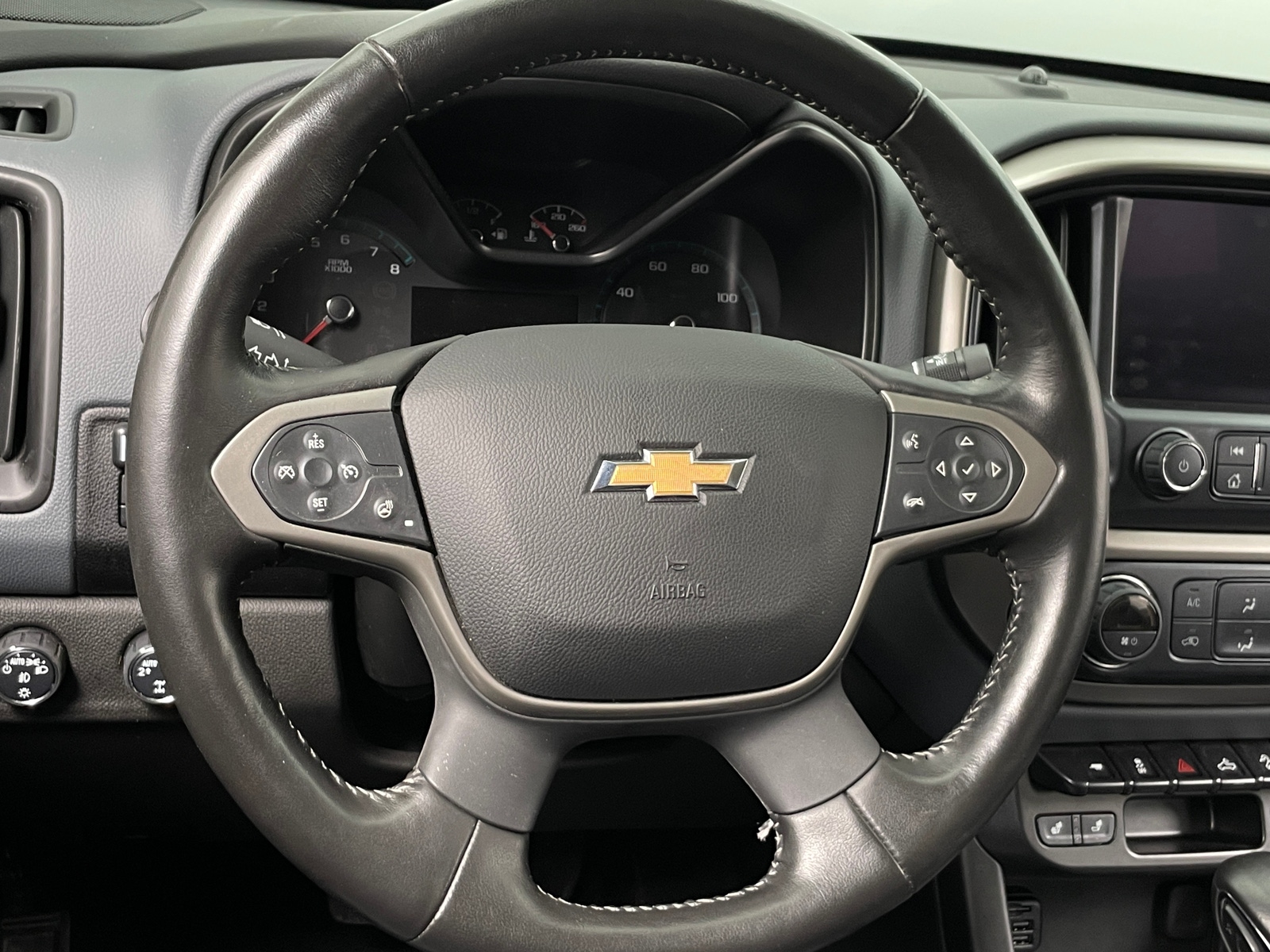 Thumbnail: 2022 Chevrolet Colorado - 4