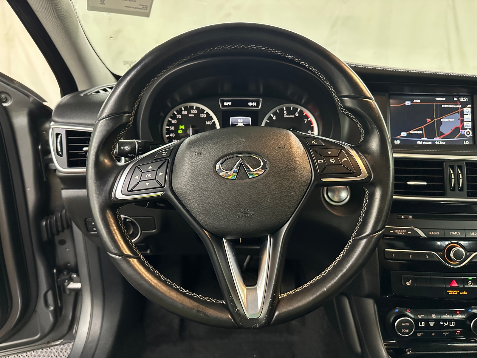 Thumbnail: 2018 INFINITI QX30 - 4