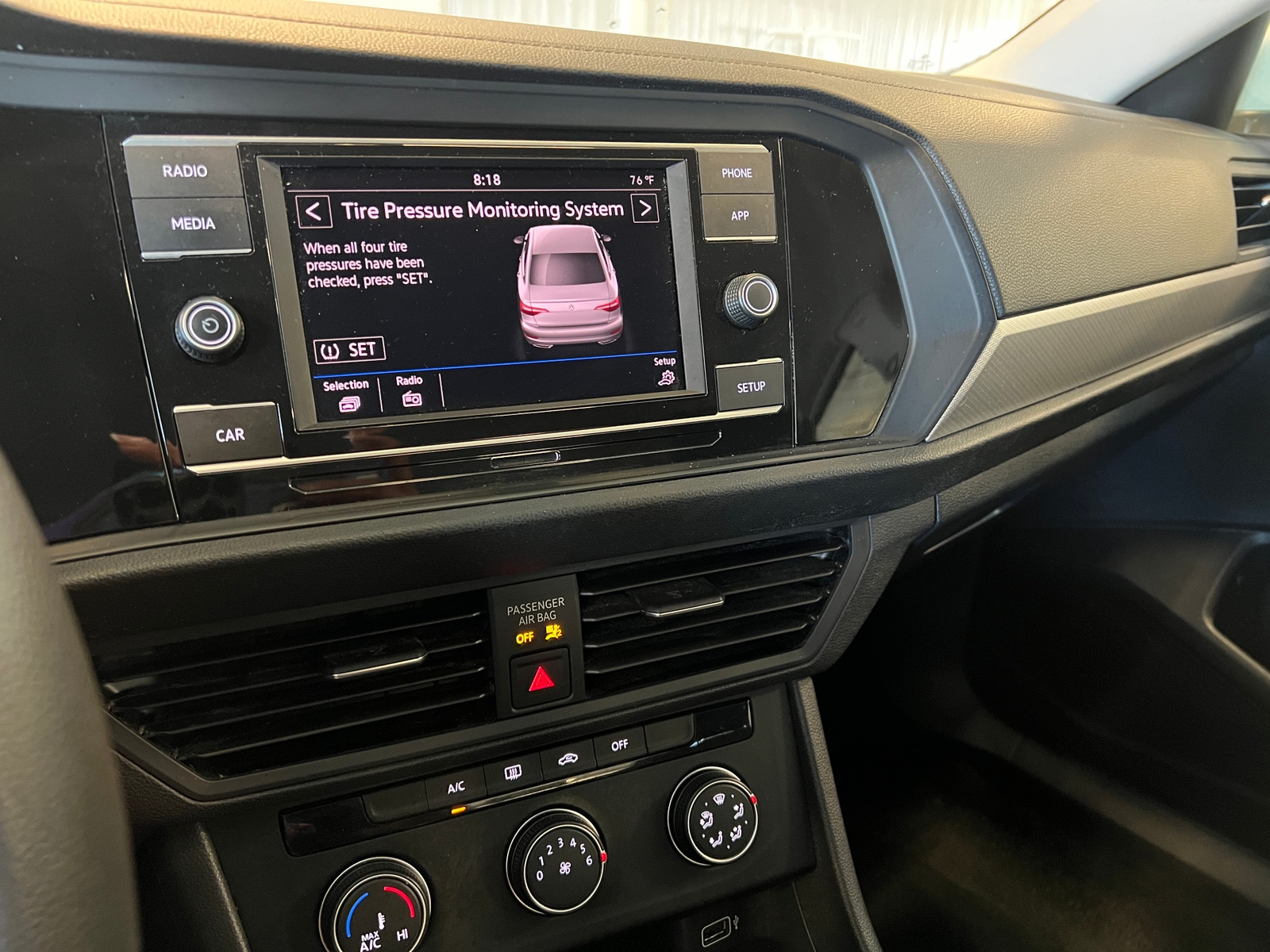 Thumbnail: 2019 Volkswagen Jetta - 4