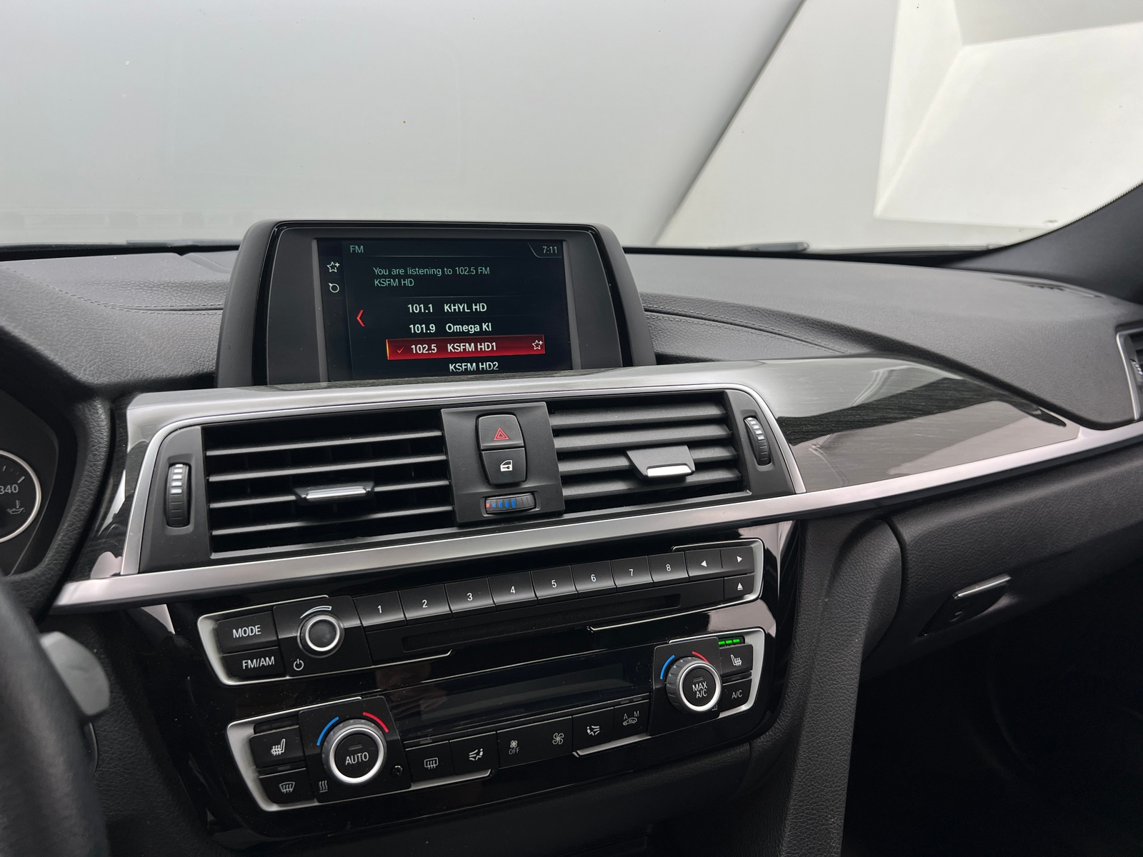 Thumbnail: 2018 BMW 3 Series - 3