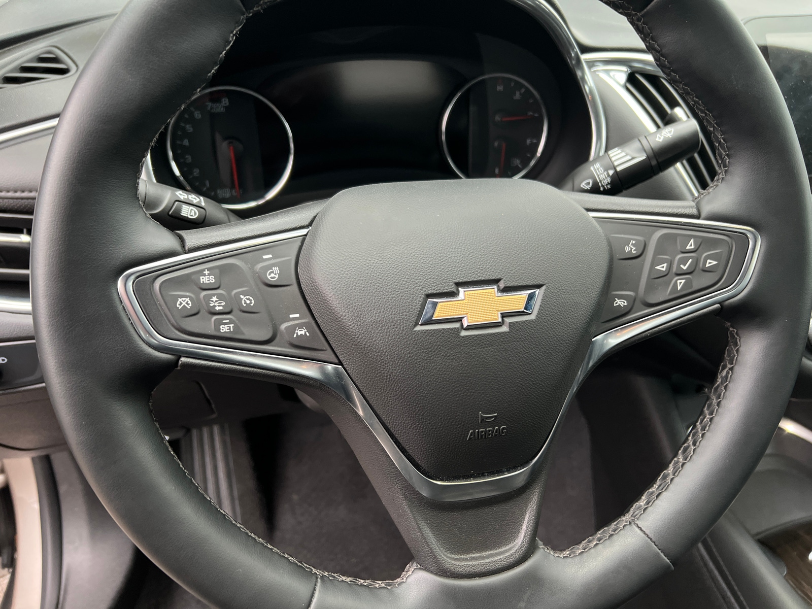 Thumbnail: 2024 Chevrolet Malibu - 4