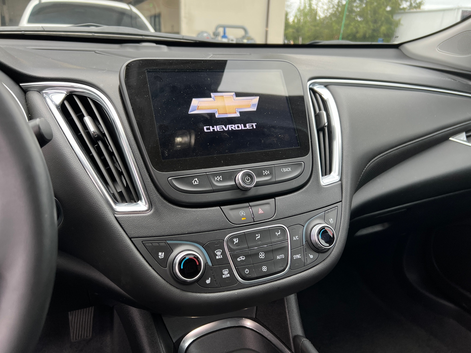 Thumbnail: 2024 Chevrolet Malibu - 3