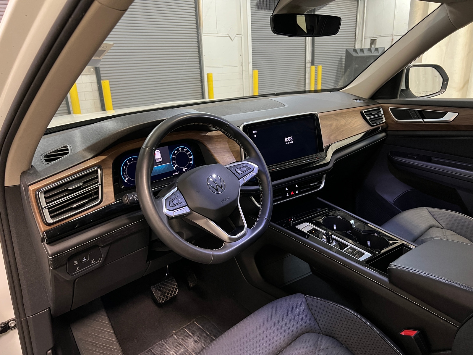 Thumbnail: 2024 Volkswagen Atlas - 3