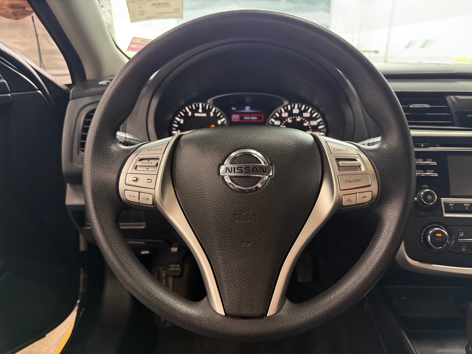 Thumbnail: 2017 Nissan Altima - 5
