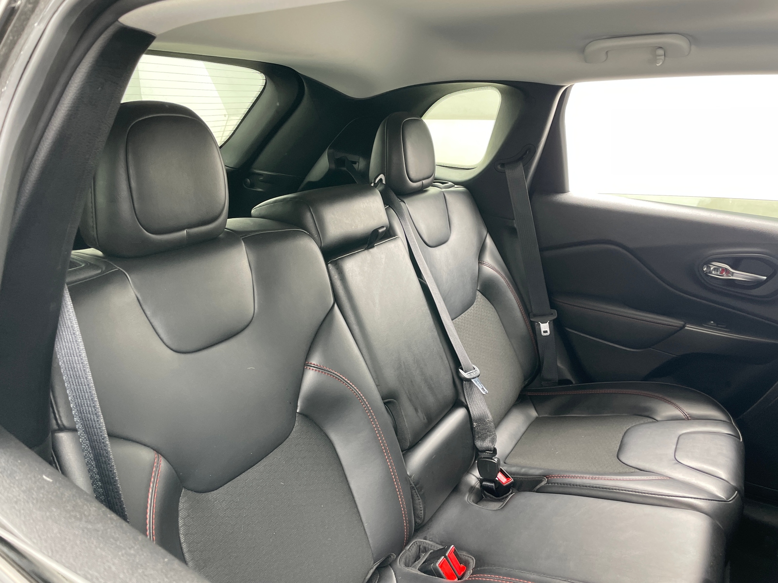 Thumbnail: 2020 Jeep Cherokee - 6