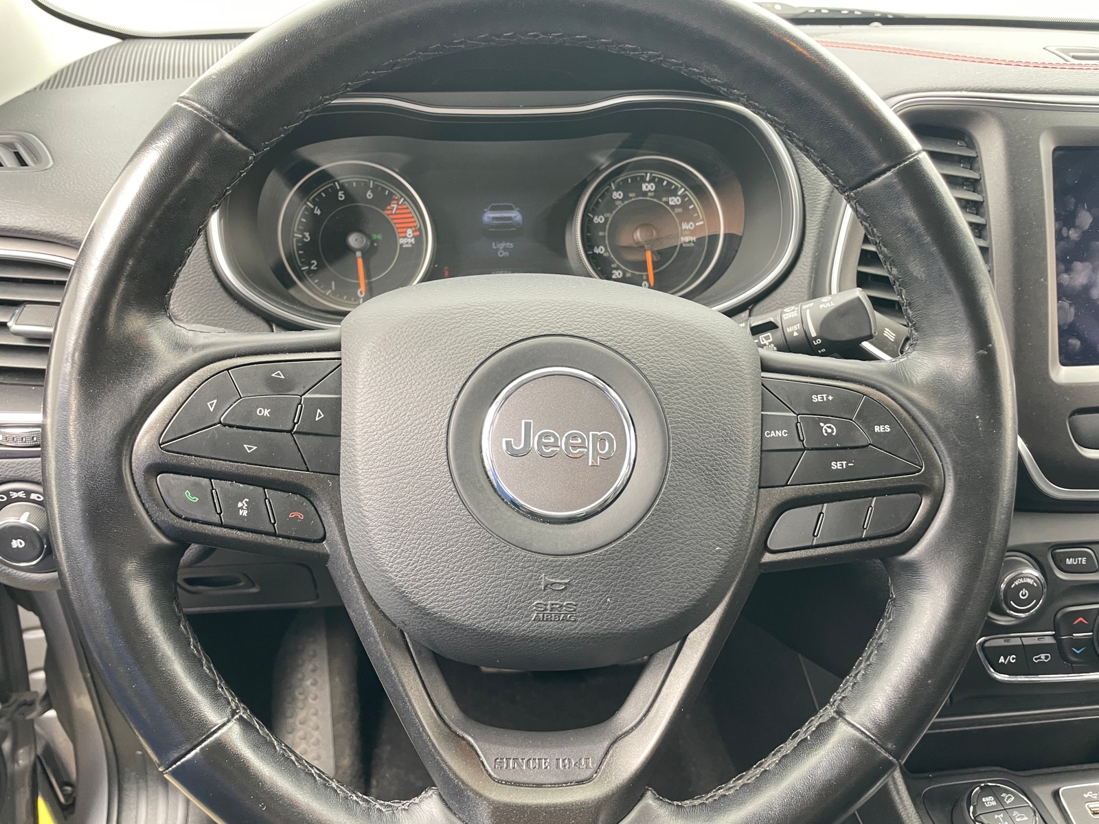 Thumbnail: 2020 Jeep Cherokee - 5