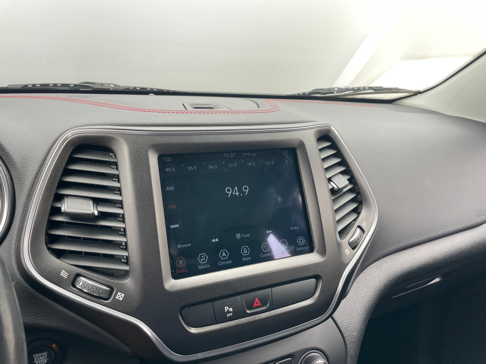 Thumbnail: 2020 Jeep Cherokee - 4
