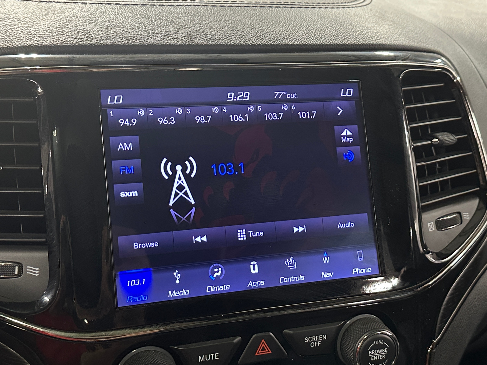 Thumbnail: 2019 Jeep Grand Cherokee - 3