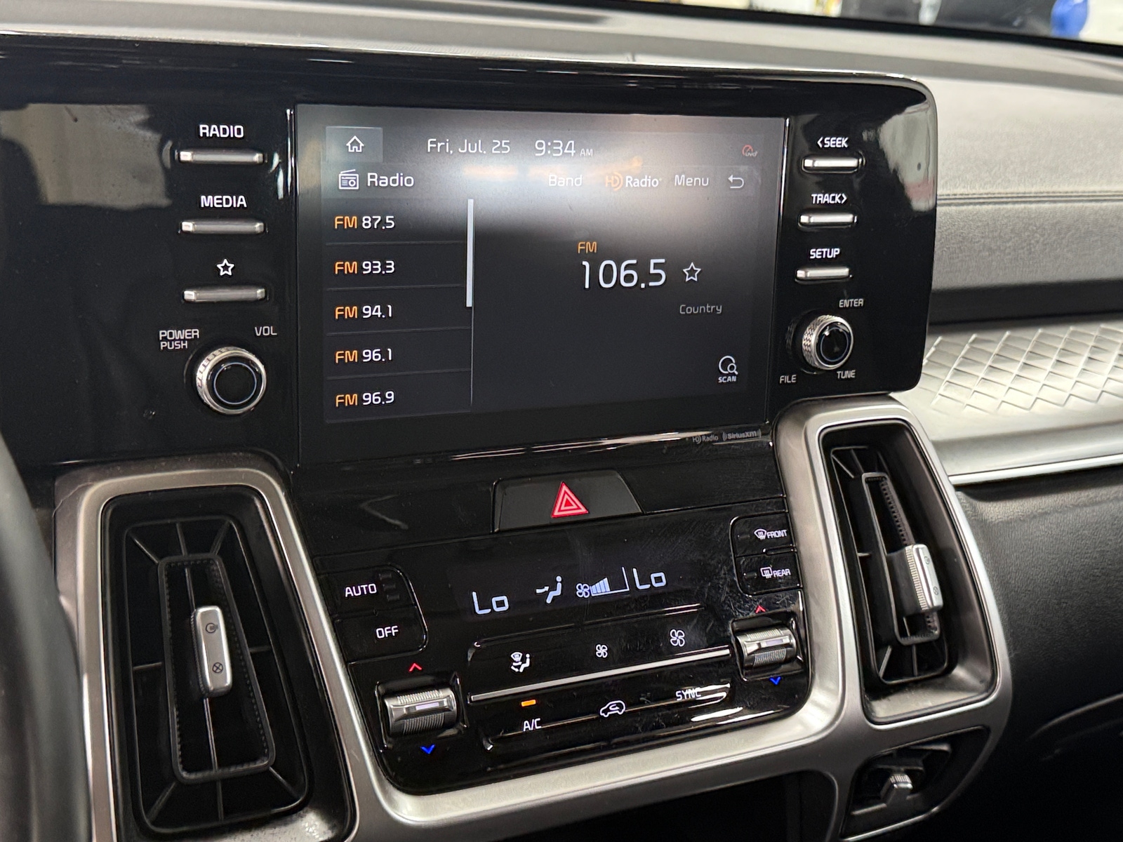 Thumbnail: 2021 Kia Sorento - 3