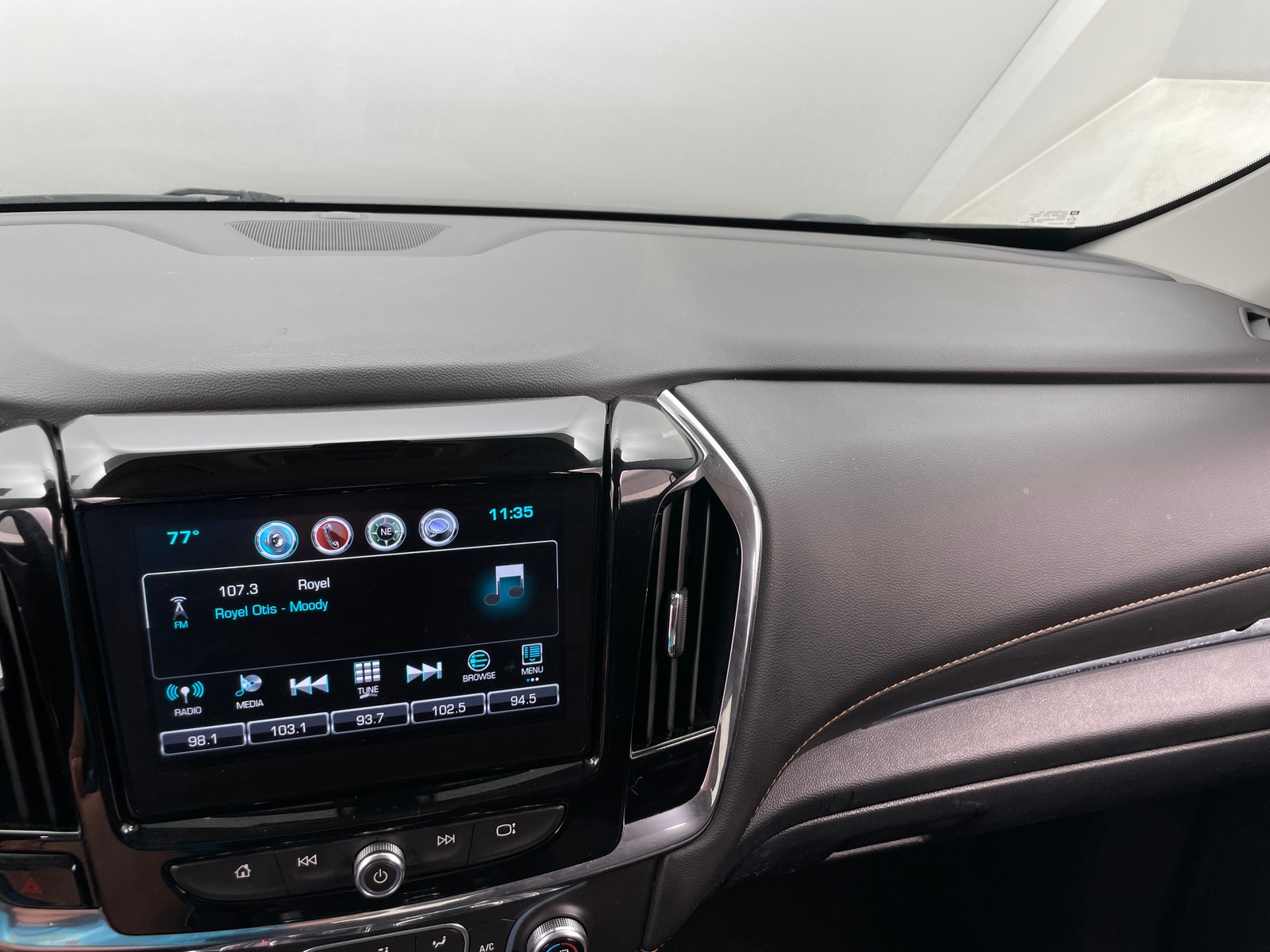 Thumbnail: 2018 Chevrolet Traverse - 4