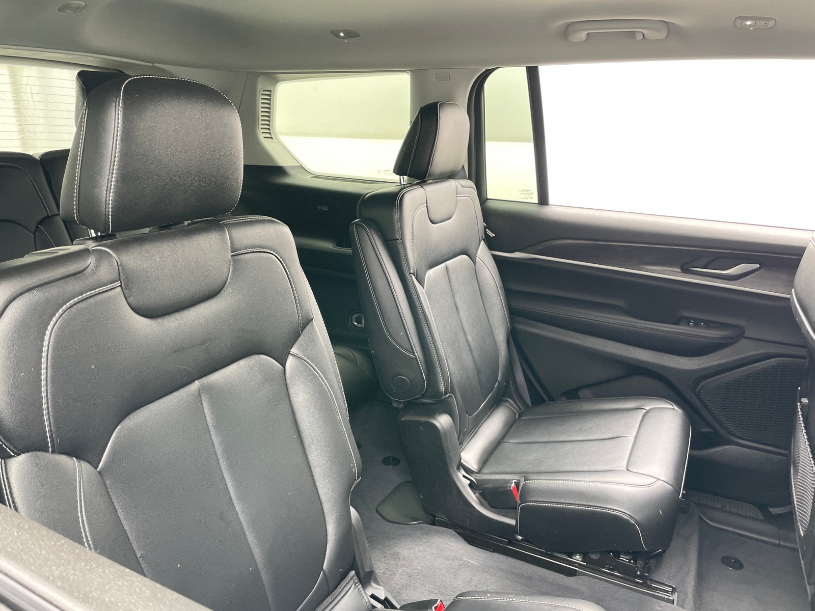 Thumbnail: 2023 Jeep Grand Cherokee L - 5