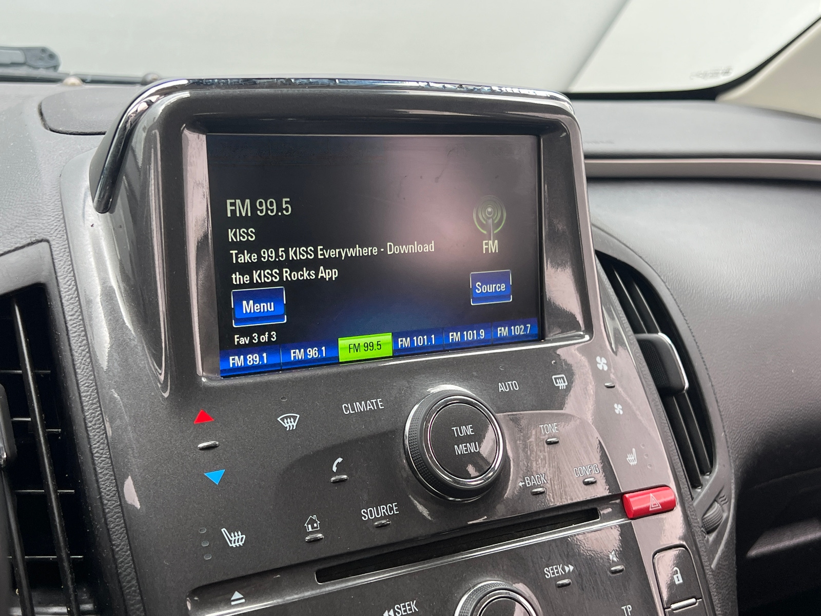 Thumbnail: 2015 Chevrolet Volt - 3