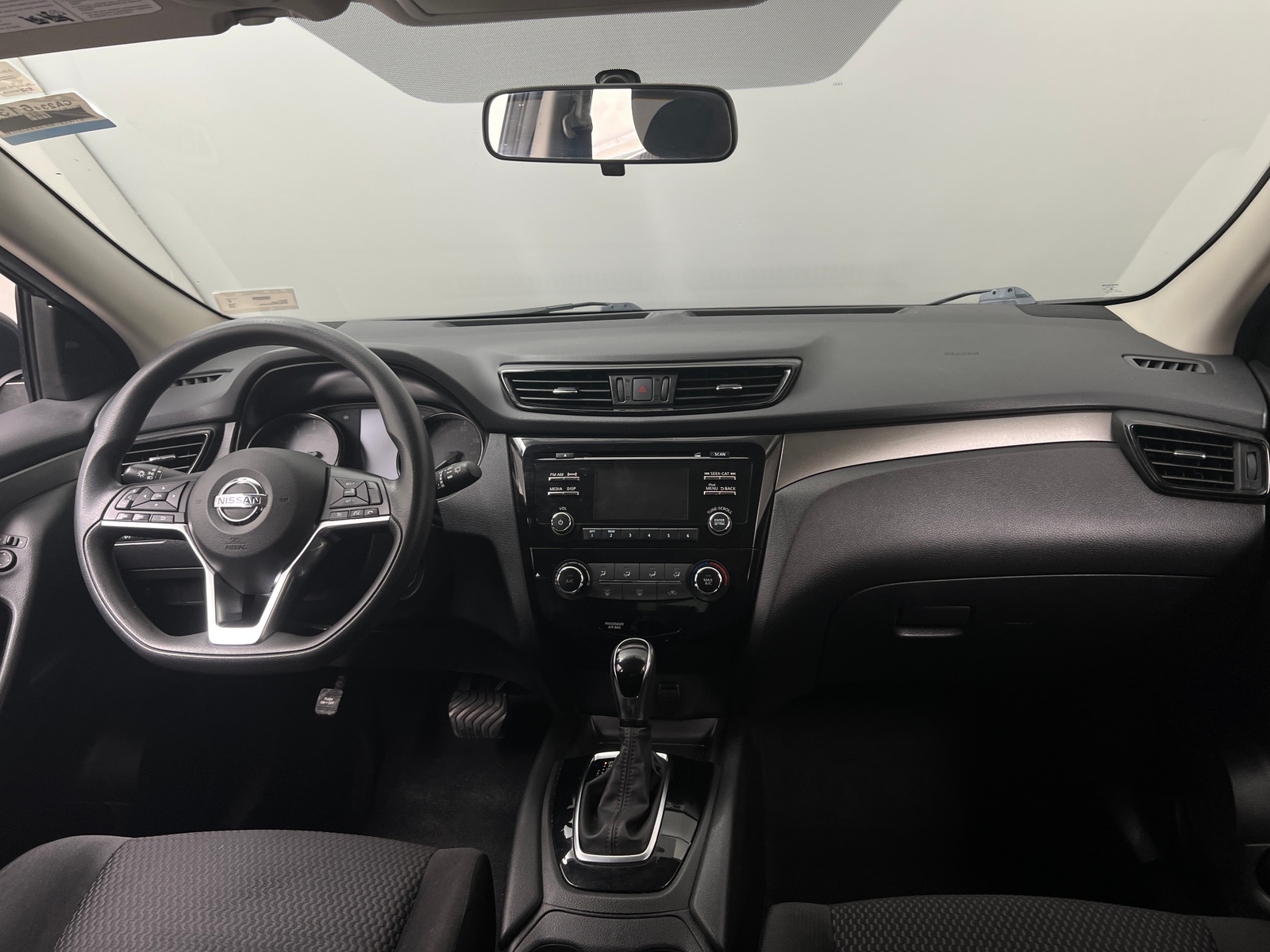 Thumbnail: 2018 Nissan Rogue Sport - 3