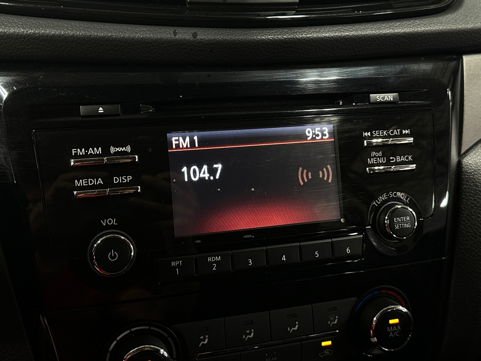 Thumbnail: 2018 Nissan Rogue Sport - 4
