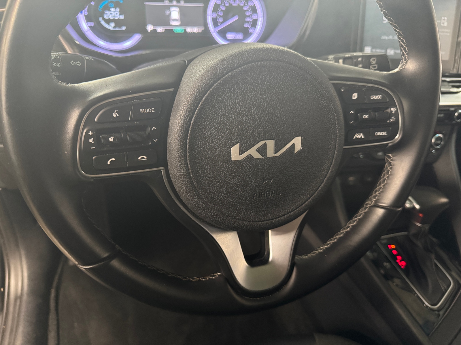 Thumbnail: 2022 Kia Niro - 4