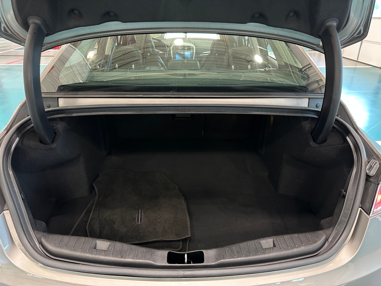 Thumbnail: 2016 Lincoln MKZ - 6