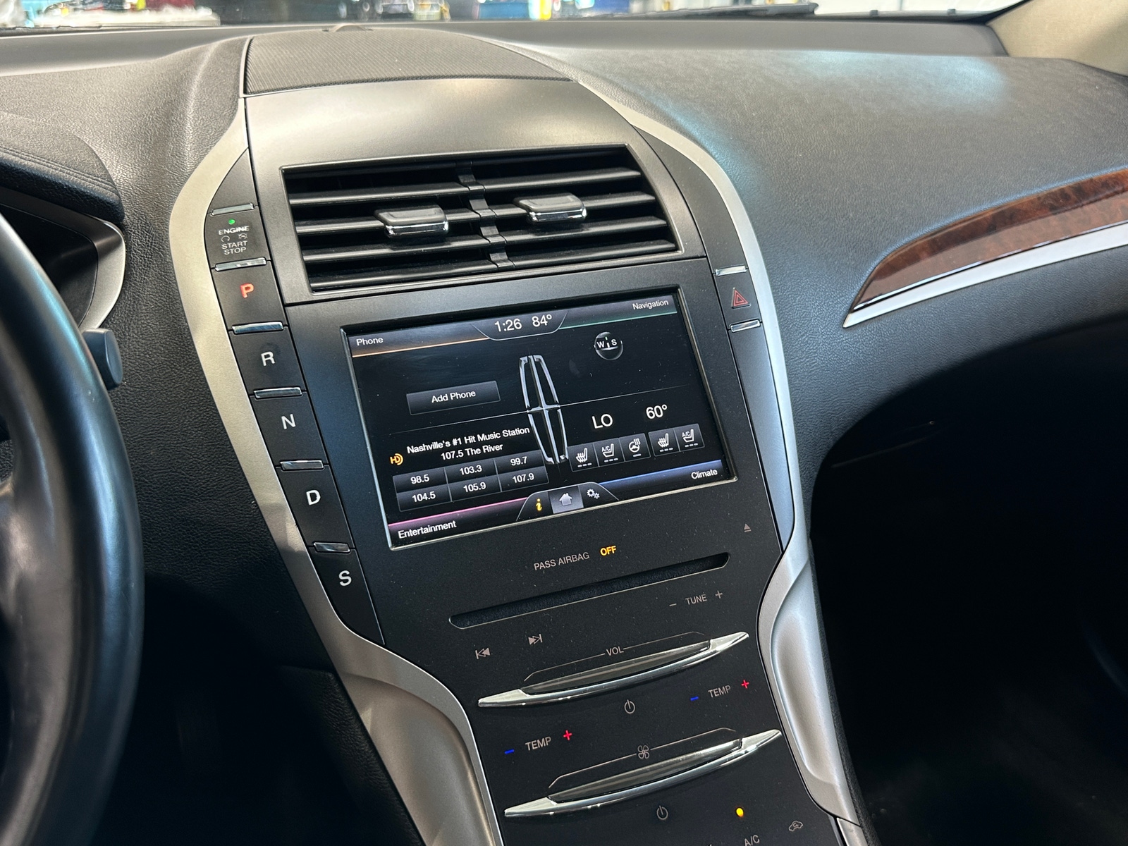 Thumbnail: 2016 Lincoln MKZ - 3