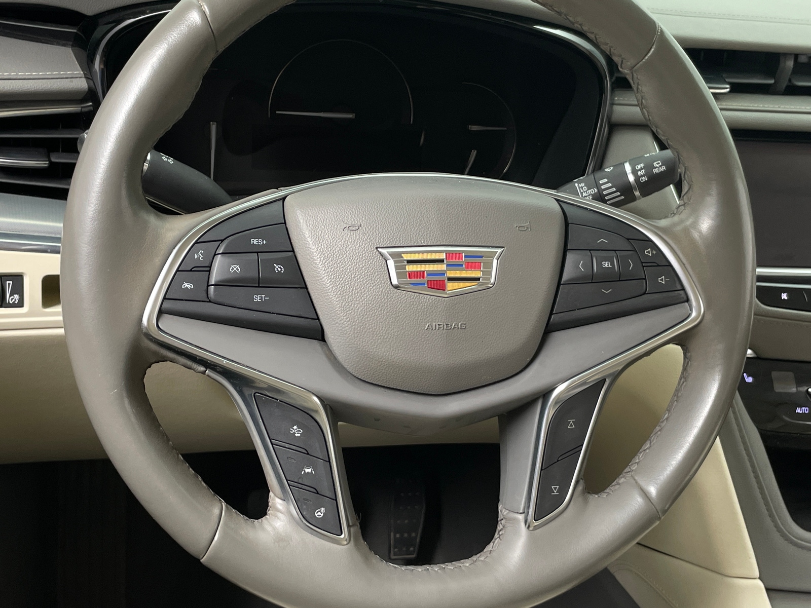 Thumbnail: 2019 Cadillac XT5 - 4