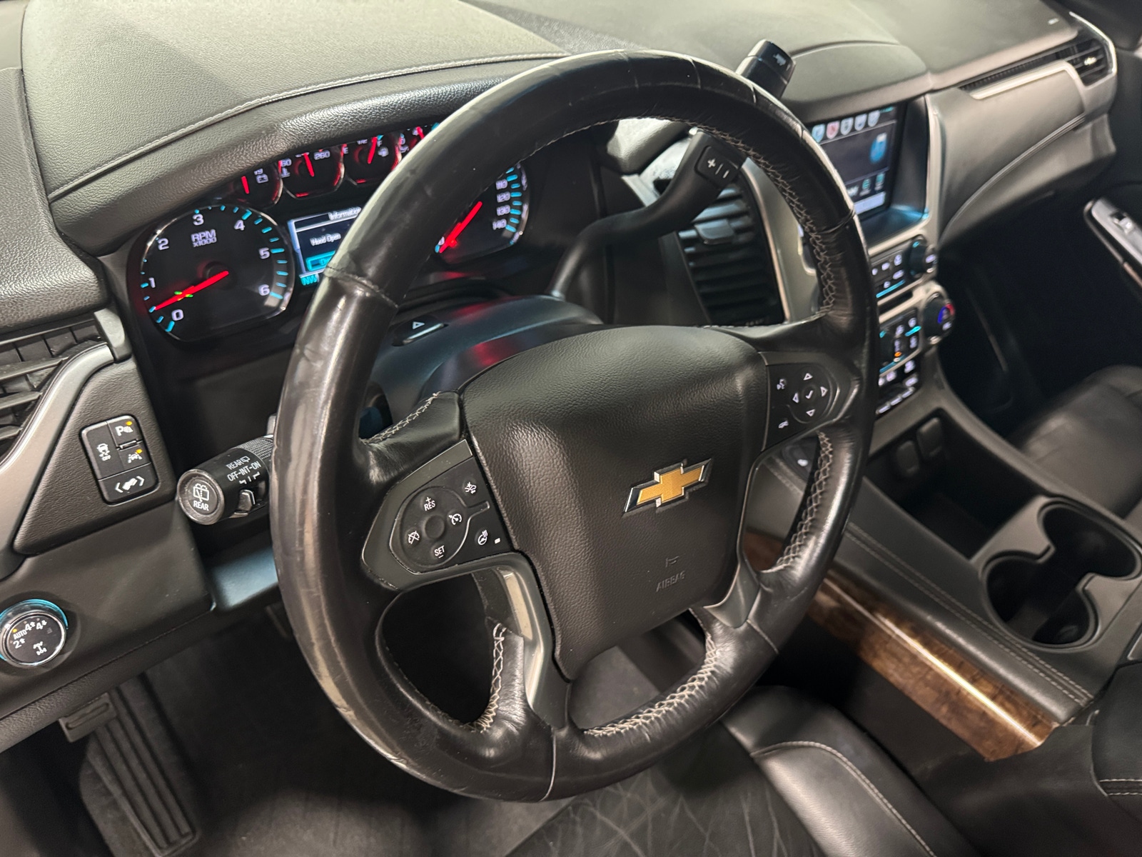 Thumbnail: 2019 Chevrolet Tahoe - 2