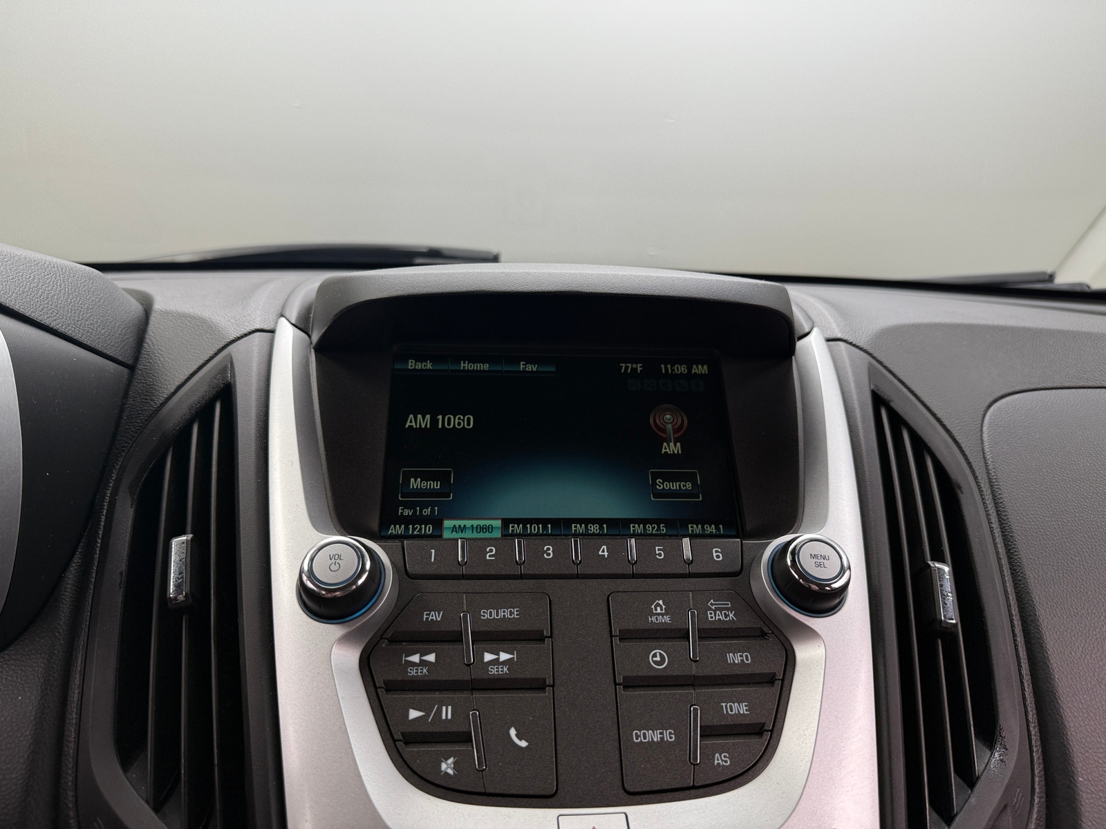 Thumbnail: 2017 Chevrolet Equinox - 3