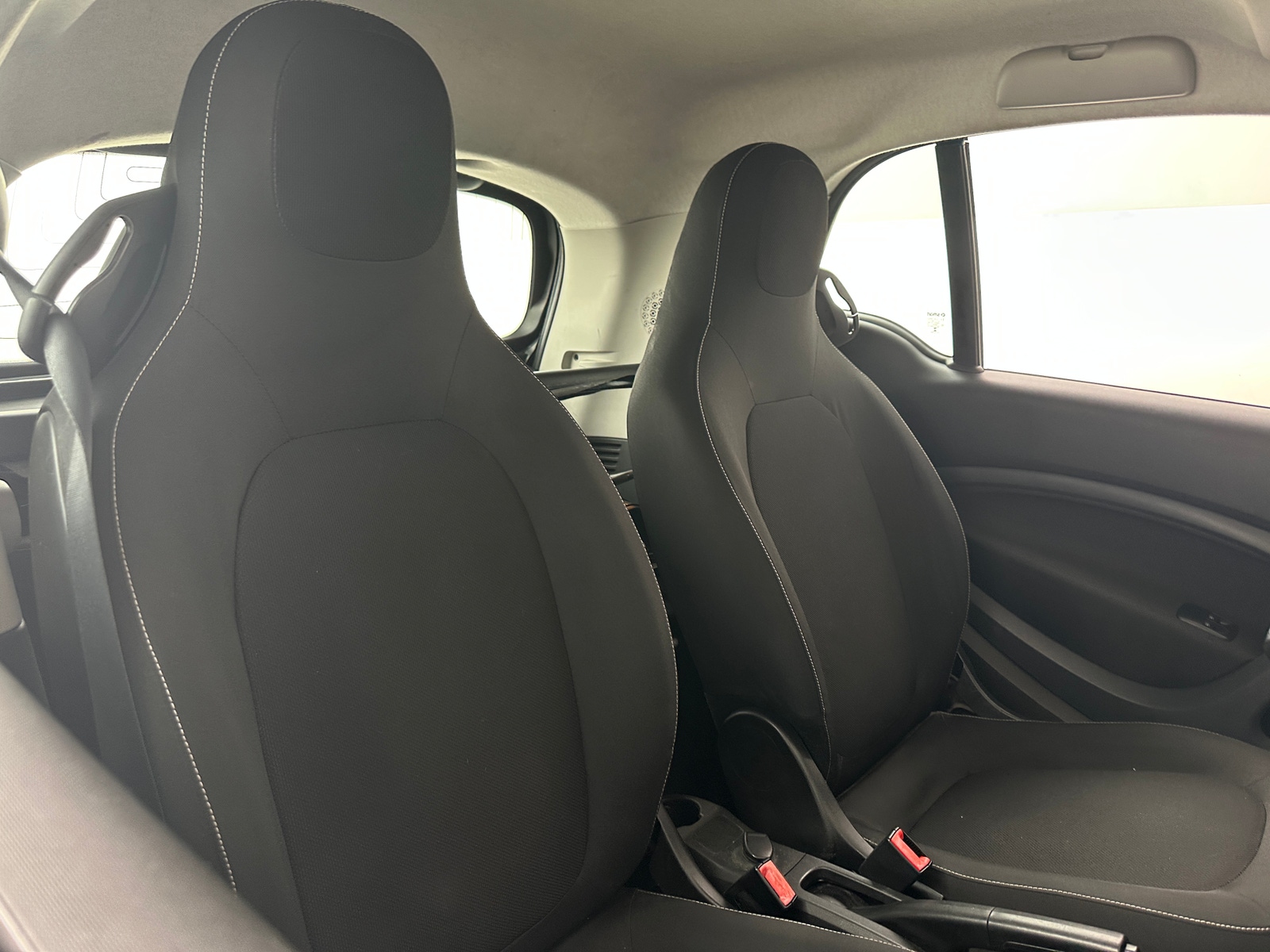 Thumbnail: 2018 smart fortwo - 2
