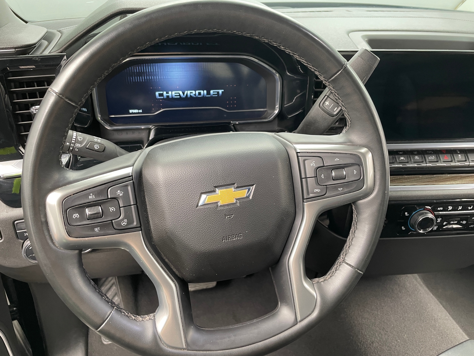 Thumbnail: 2024 Chevrolet Silverado 1500 - 5
