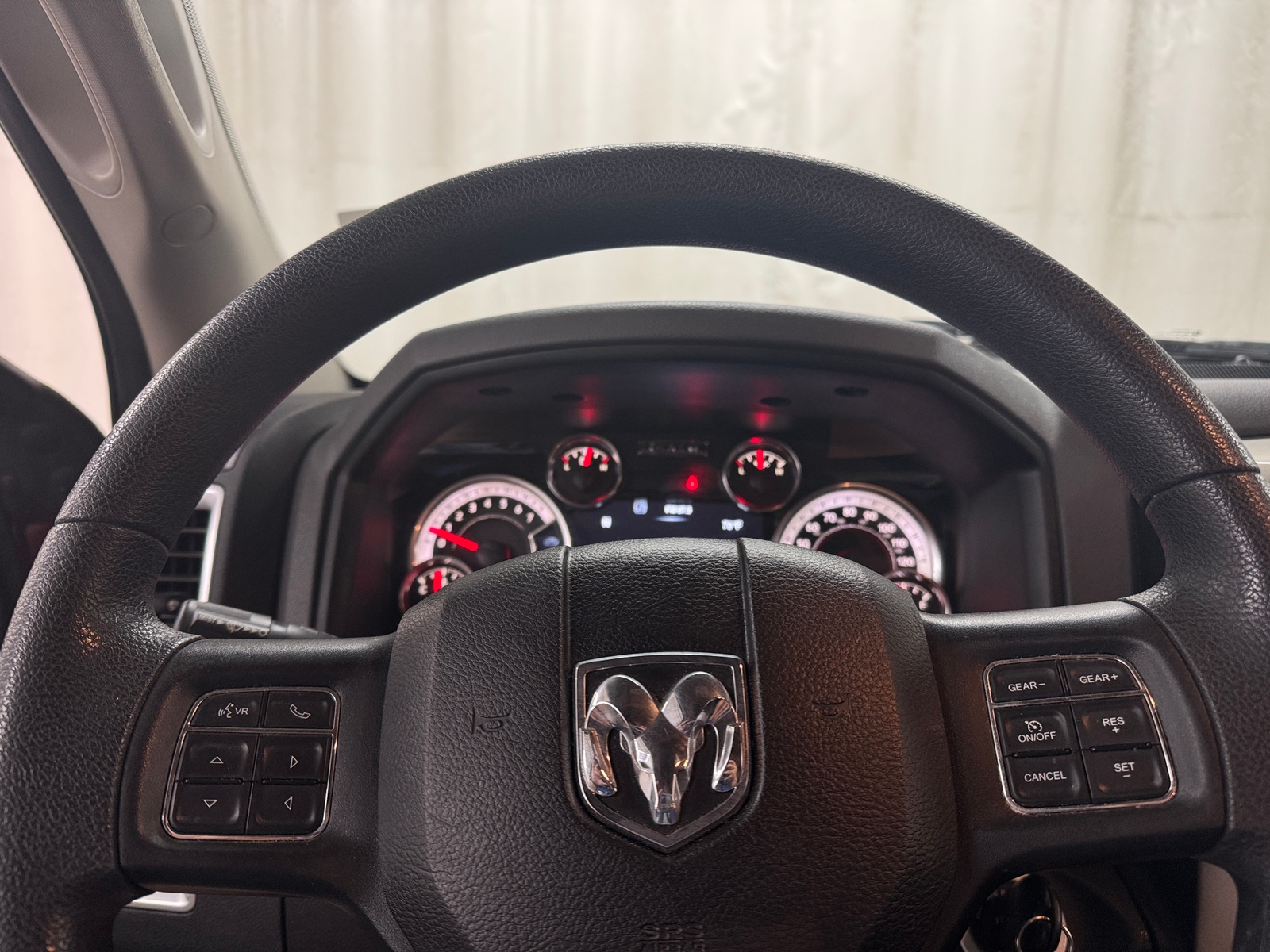 Thumbnail: 2020 RAM 1500 Classic - 5