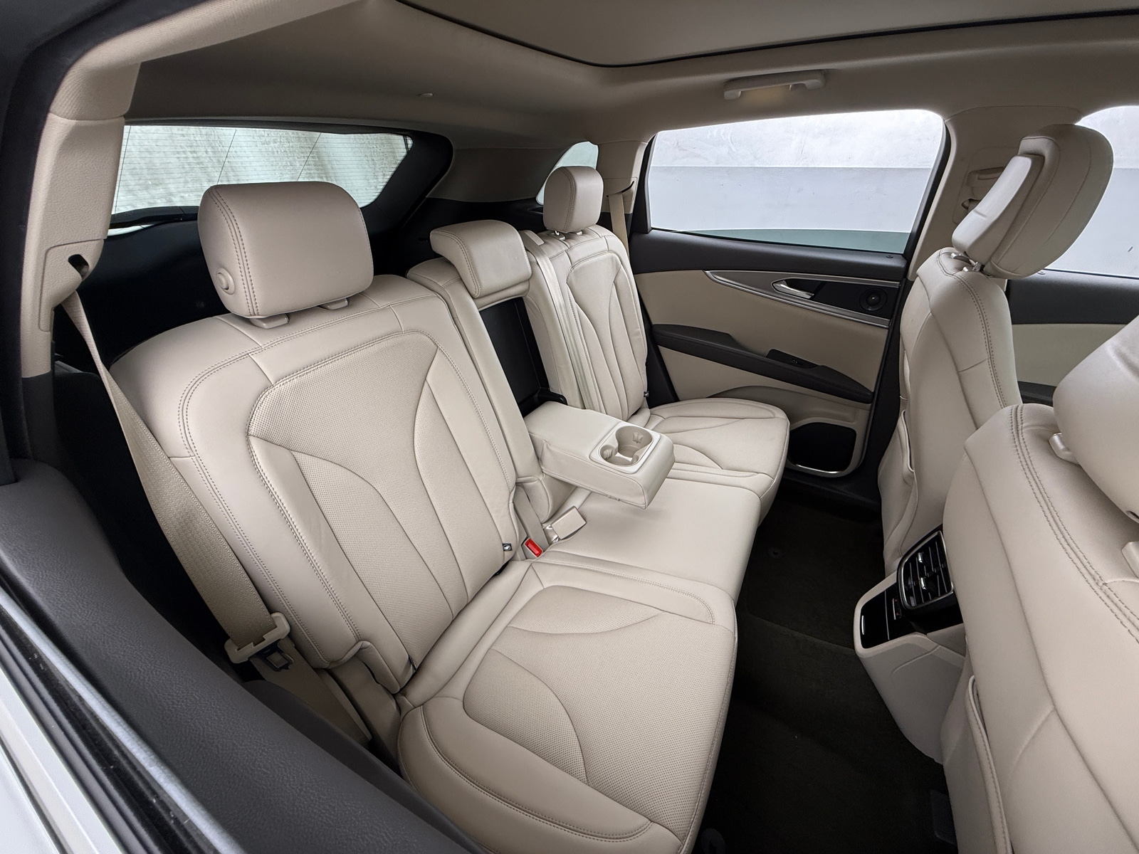Thumbnail: 2020 Lincoln Nautilus - 5