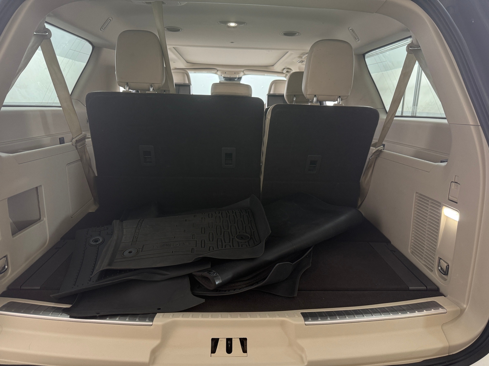 Thumbnail: 2020 Lincoln Navigator L - 6