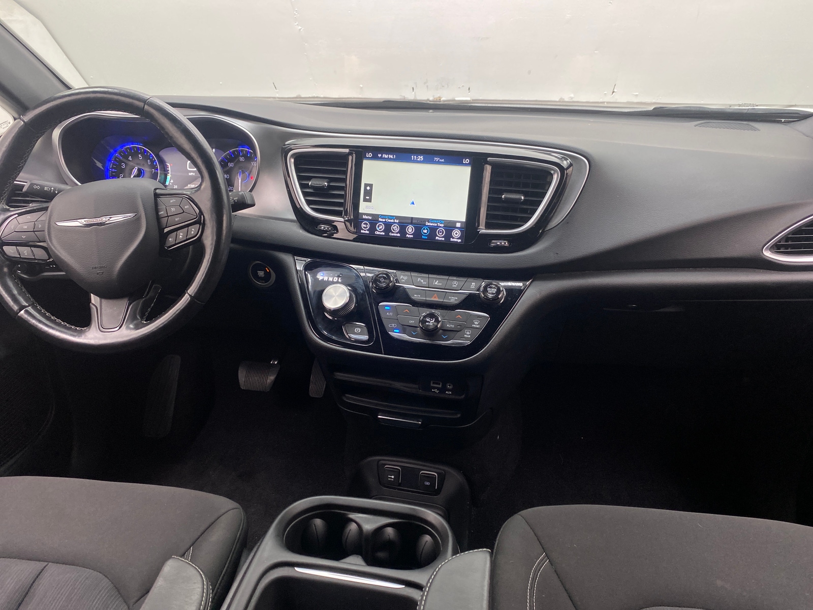 Thumbnail: 2019 Chrysler Pacifica - 3