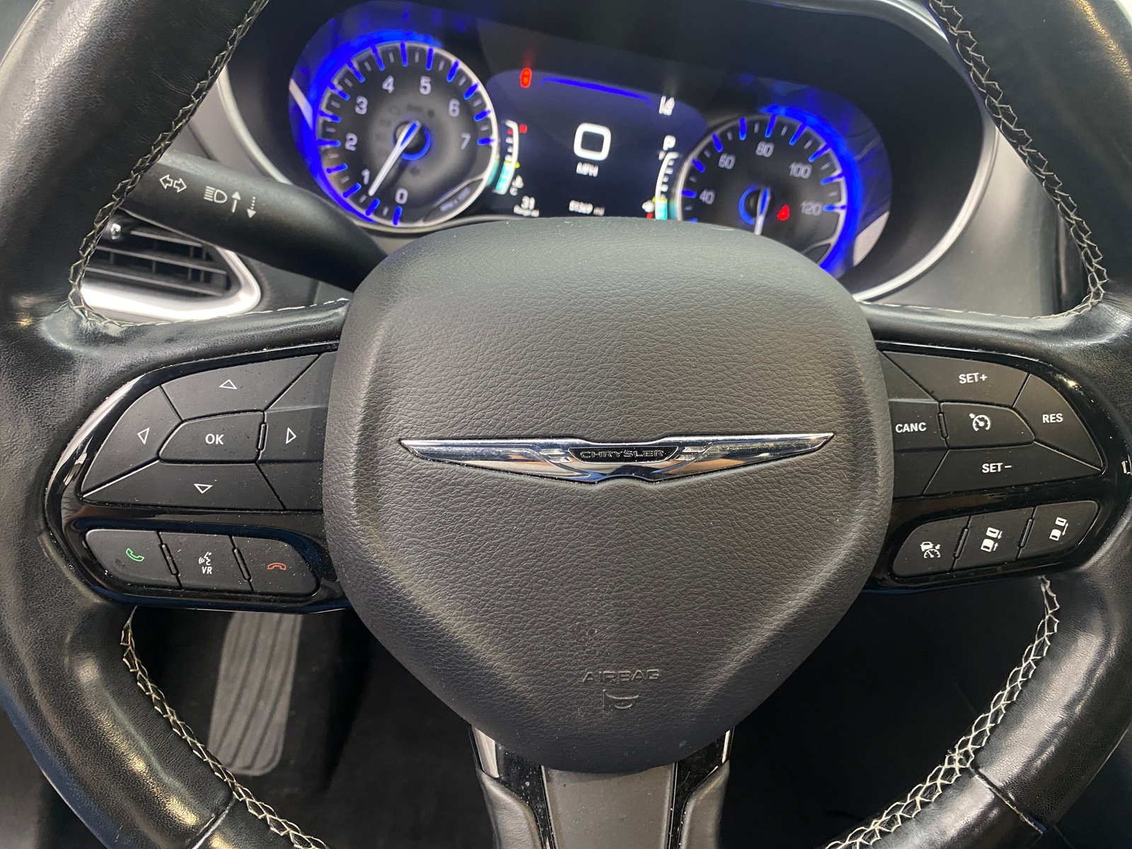 Thumbnail: 2019 Chrysler Pacifica - 5