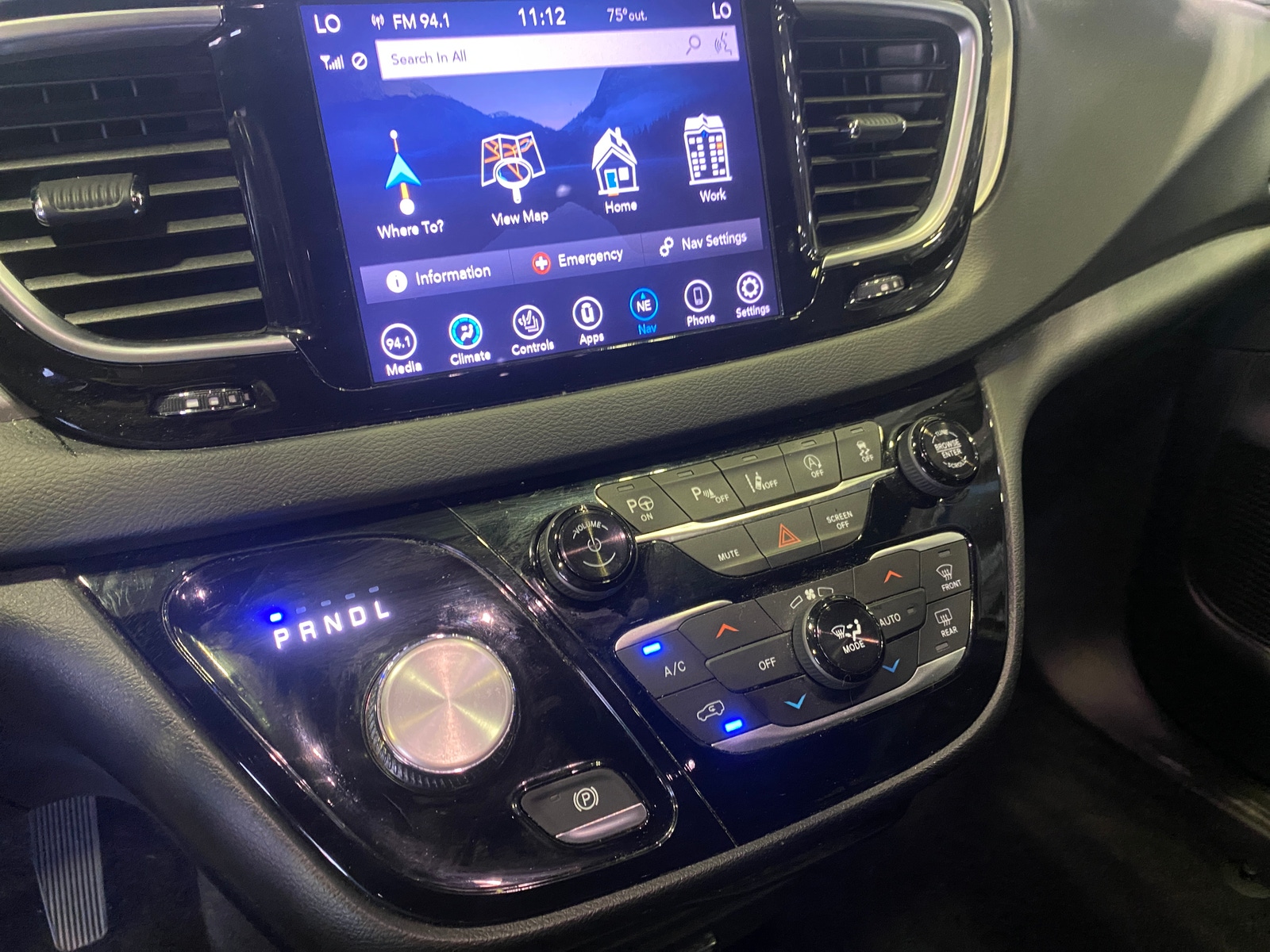 Thumbnail: 2019 Chrysler Pacifica - 4