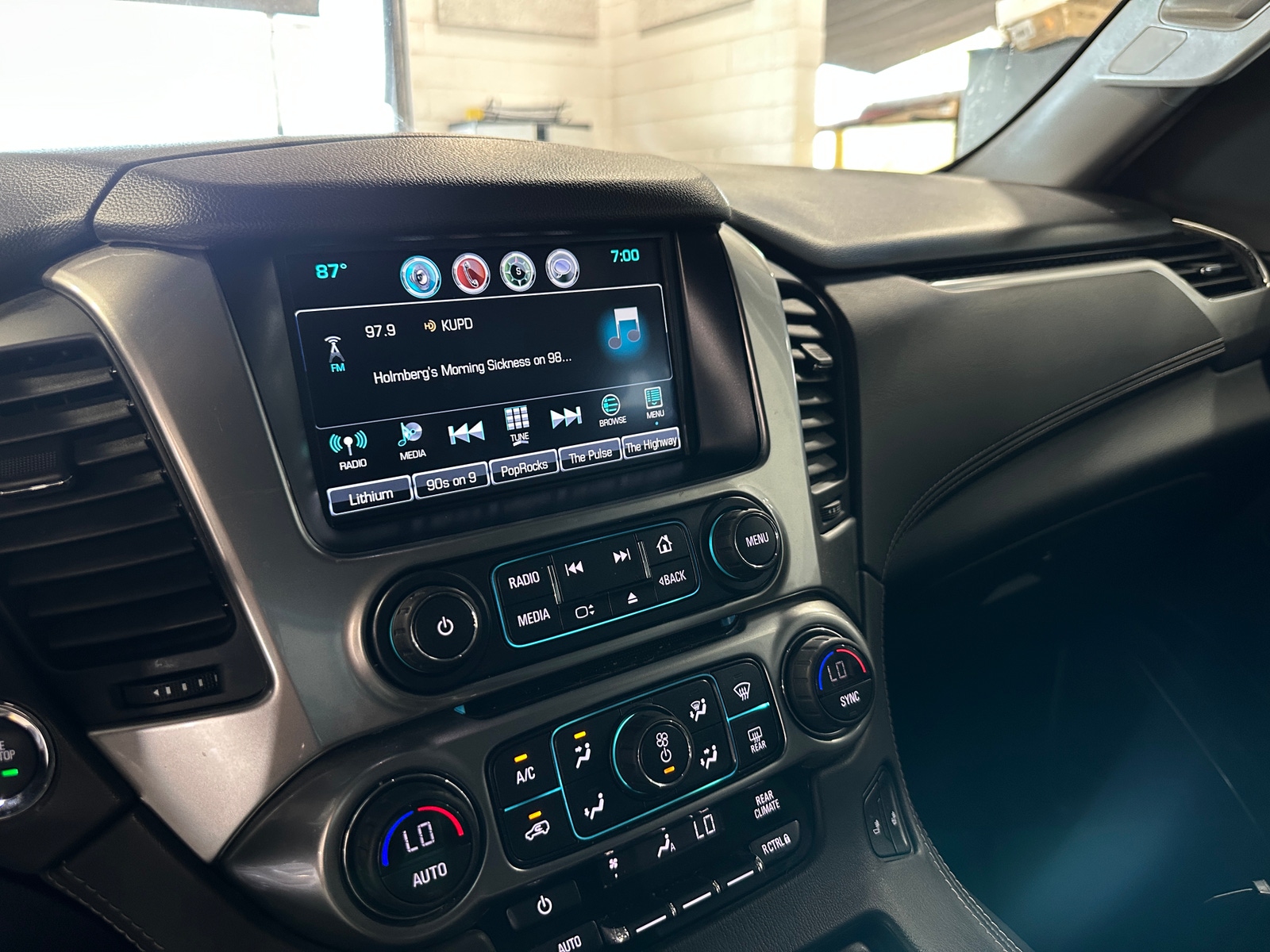 Thumbnail: 2019 Chevrolet Tahoe - 3