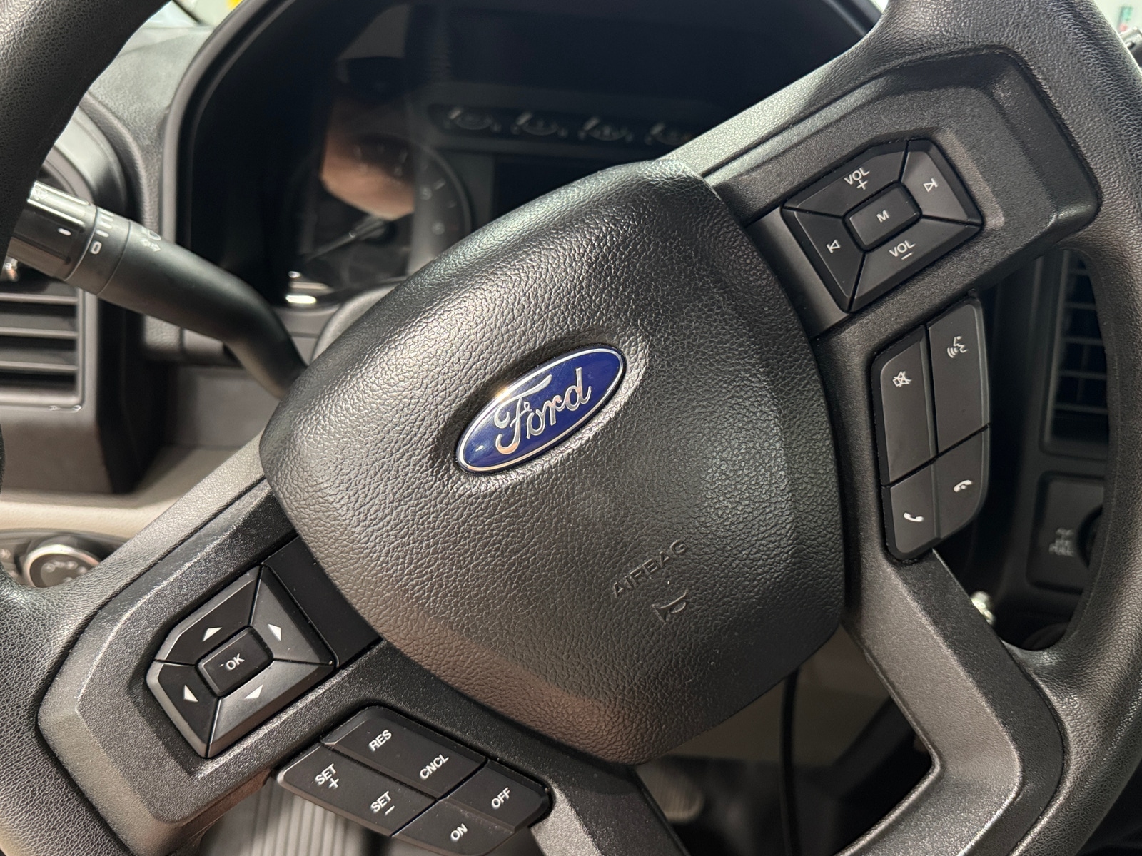 Thumbnail: 2019 Ford Econoline - 4