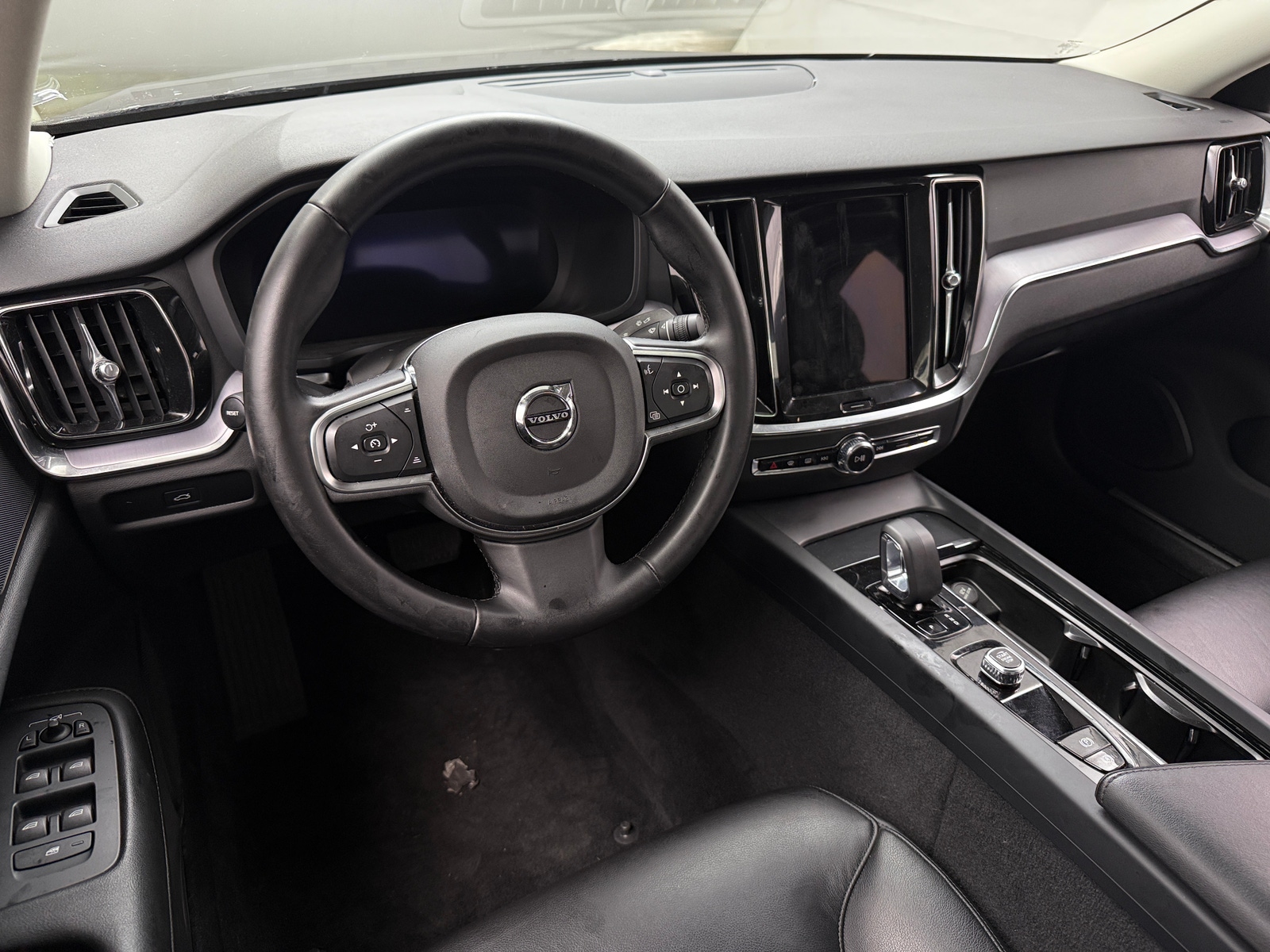 Thumbnail: 2025 Volvo S60 - 2