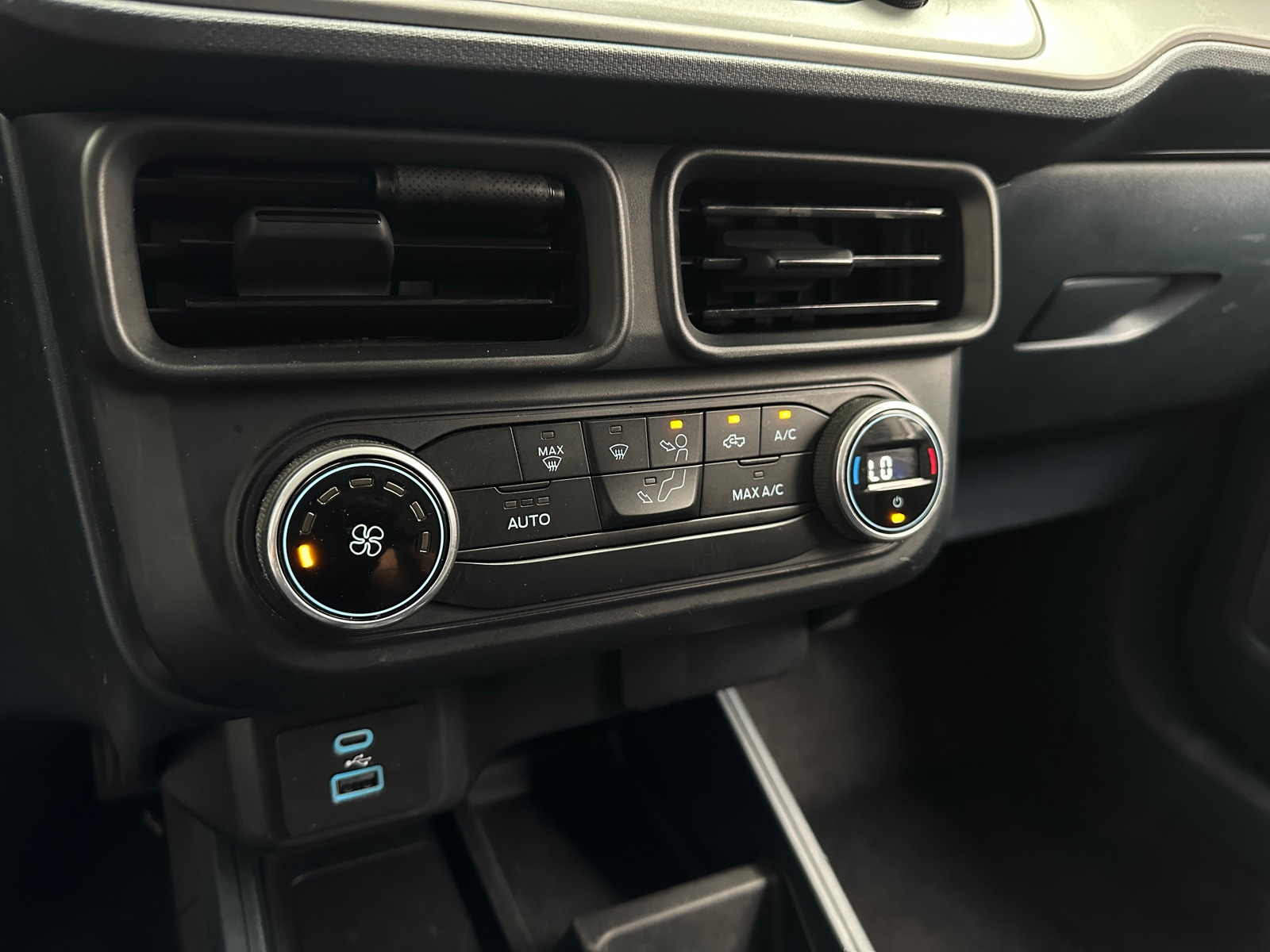 Thumbnail: 2022 Ford Maverick - 4