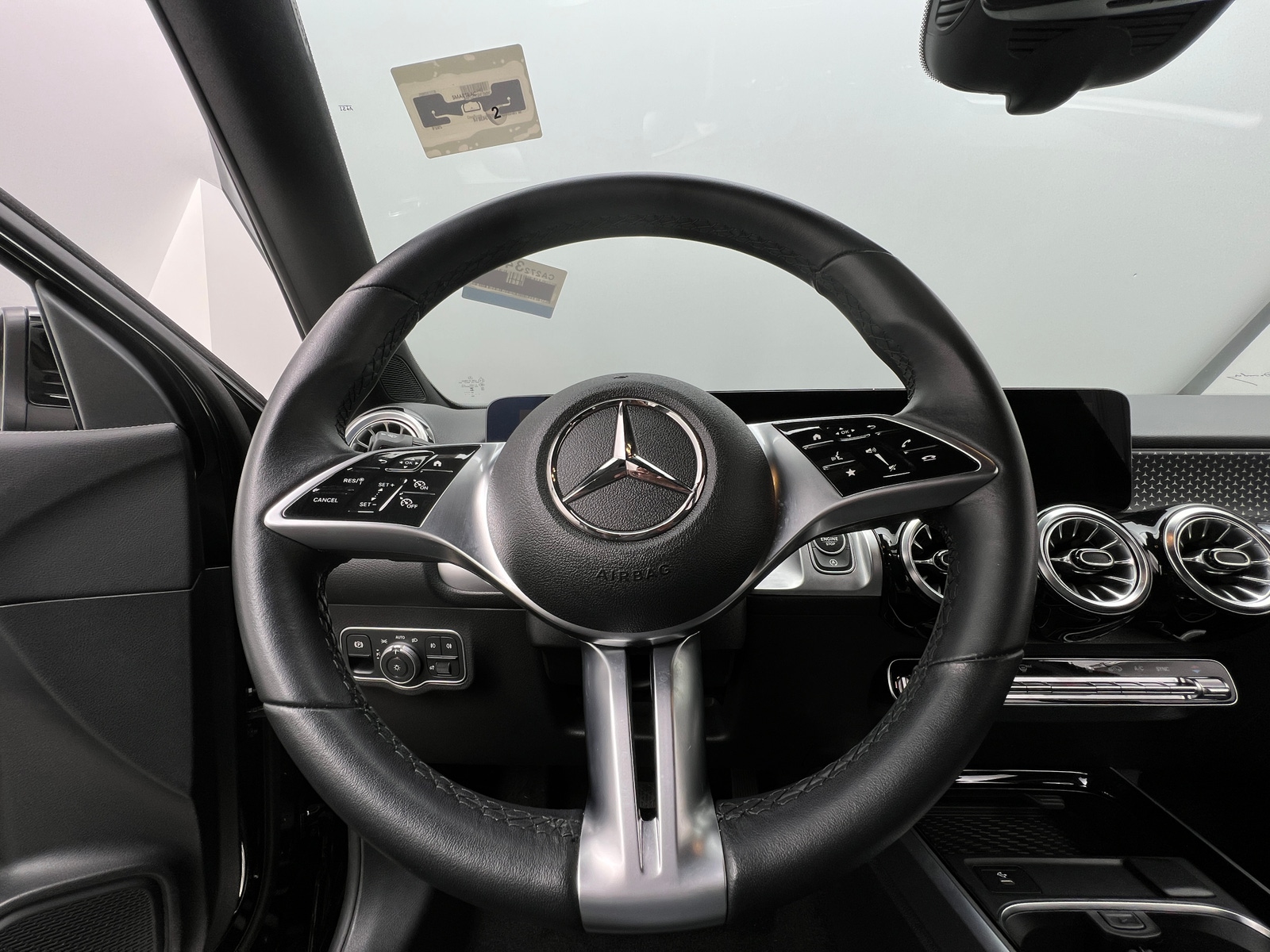 Thumbnail: 2024 Mercedes-Benz GLB - 4