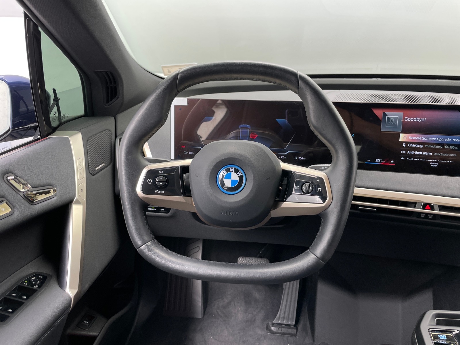 Thumbnail: 2022 BMW iX - 4
