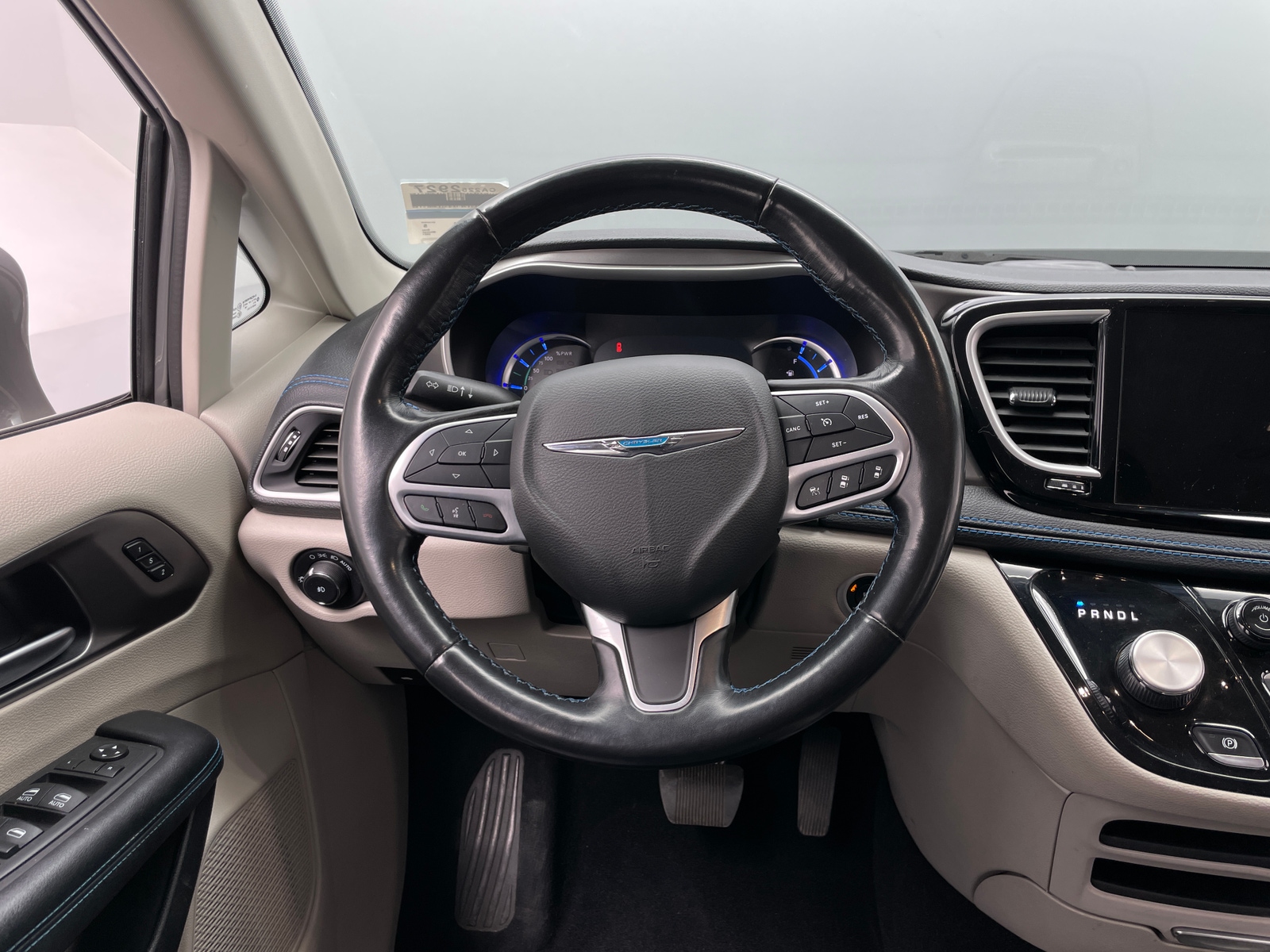 Thumbnail: 2021 Chrysler Pacifica - 4