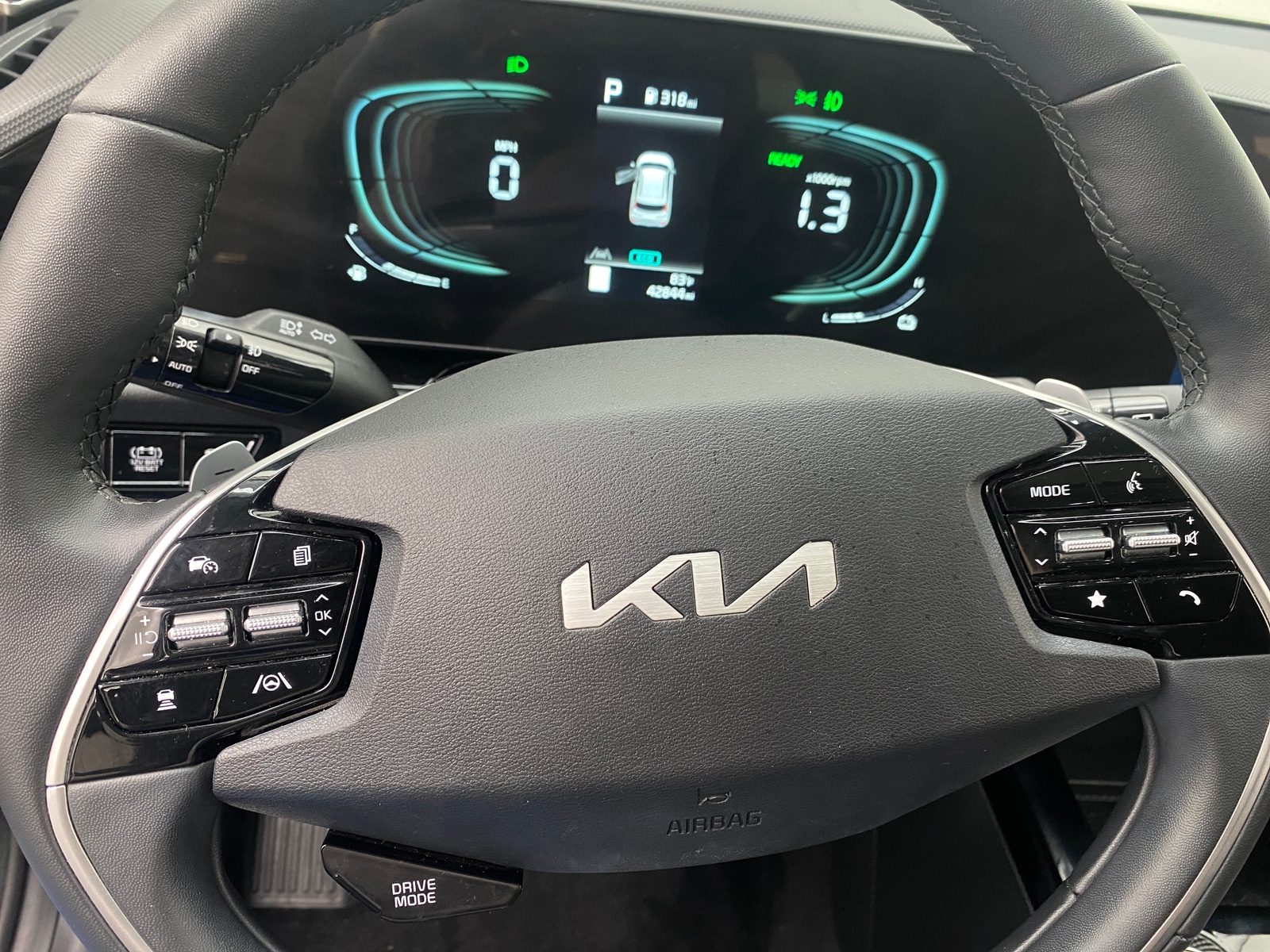 Thumbnail: 2023 Kia Niro - 4