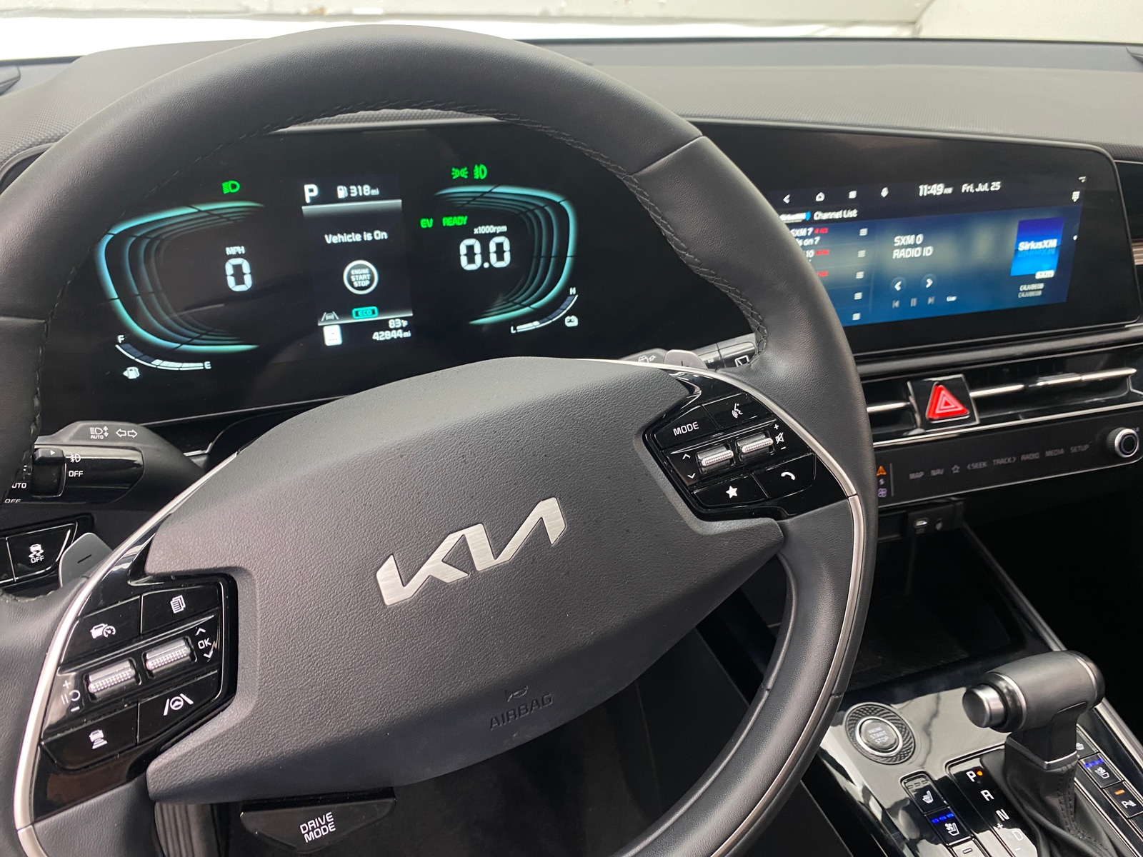 Thumbnail: 2023 Kia Niro - 3