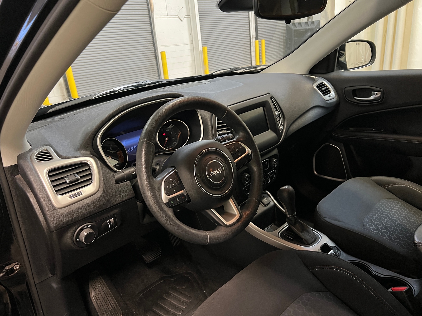 Thumbnail: 2018 Jeep Compass - 3