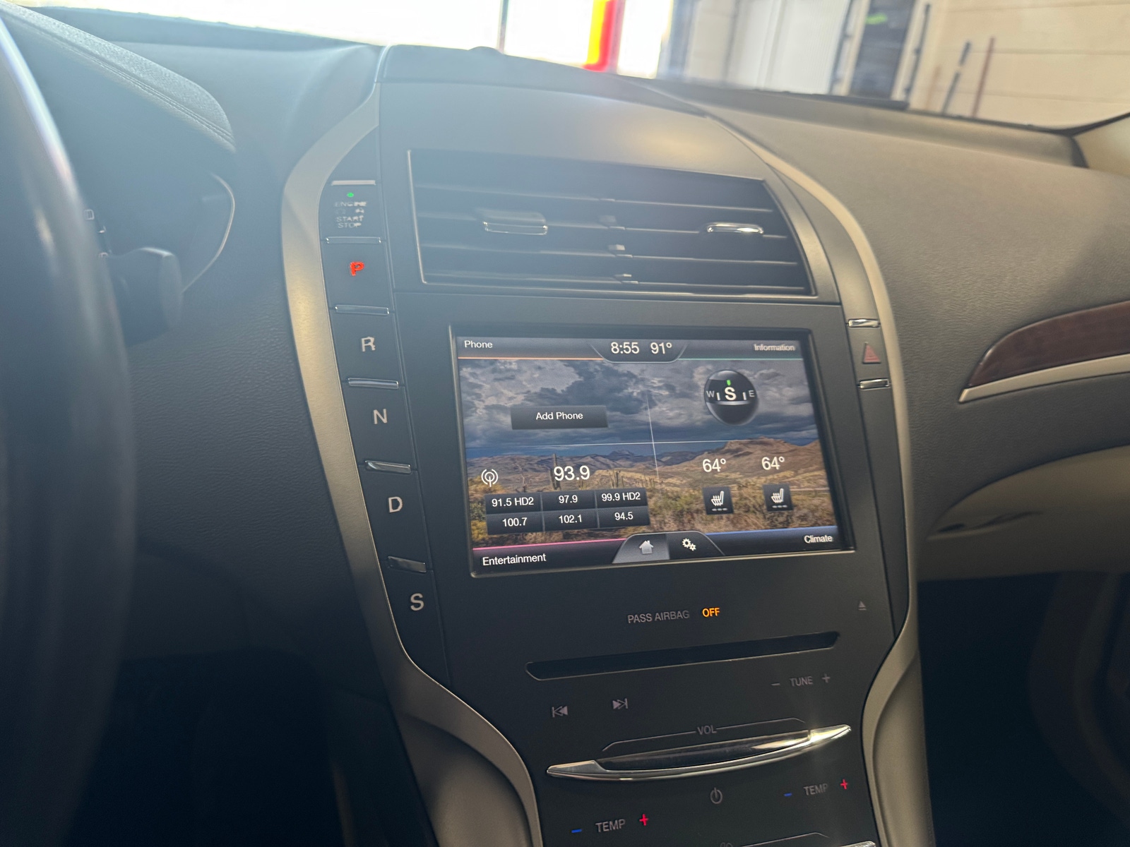 Thumbnail: 2015 Lincoln MKZ - 3