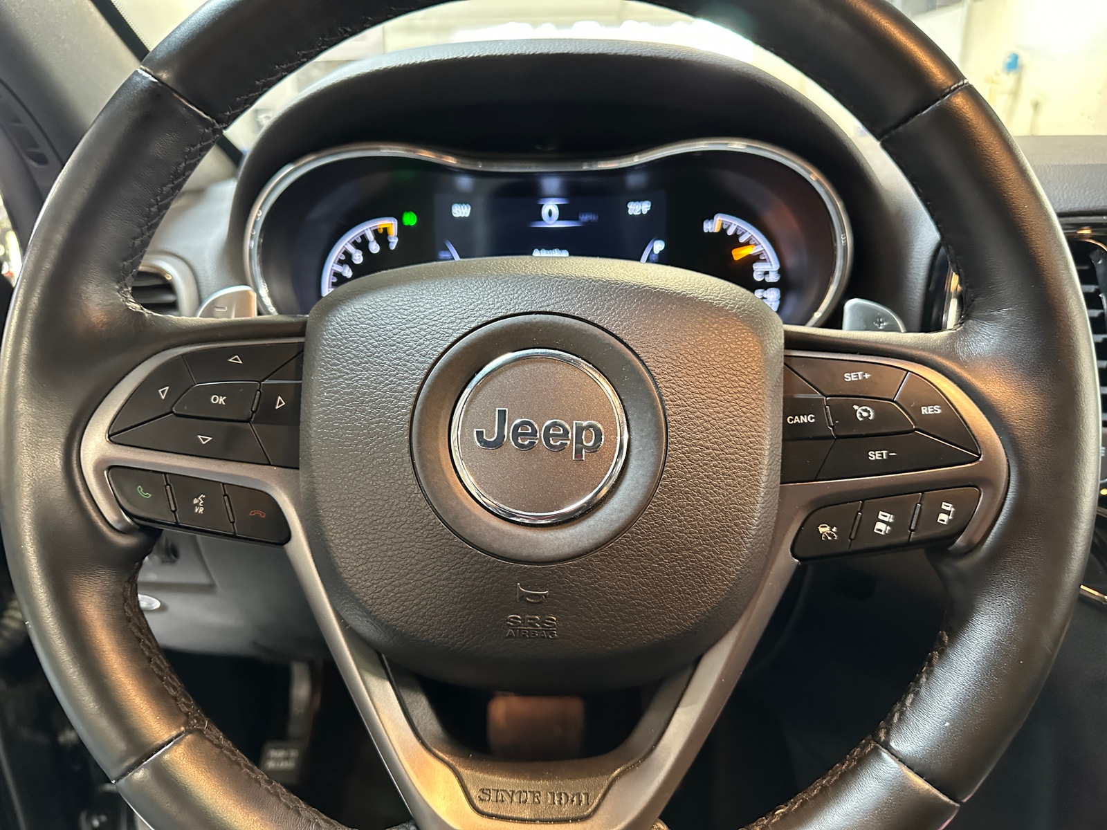 Thumbnail: 2019 Jeep Grand Cherokee - 4