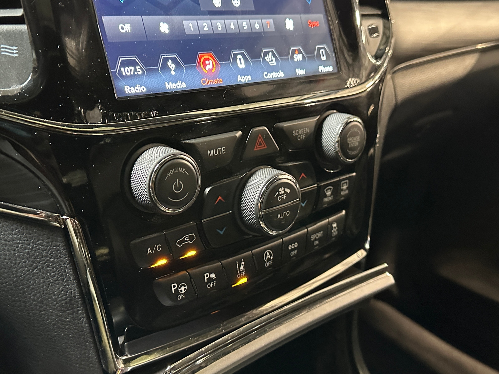 Thumbnail: 2019 Jeep Grand Cherokee - 3